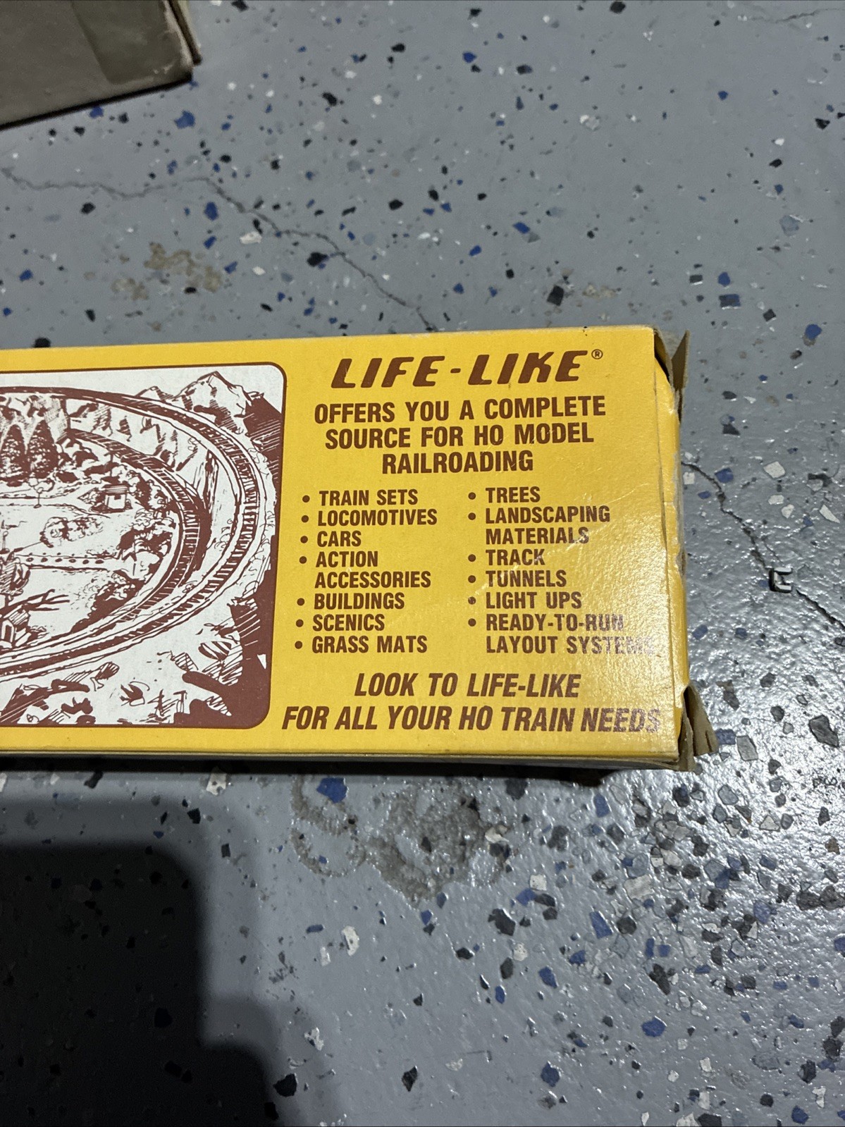 LIFE LIKE #8294 HO GP 38 POWERED Diesel Locomotive Santa Fe 3500 Original Box