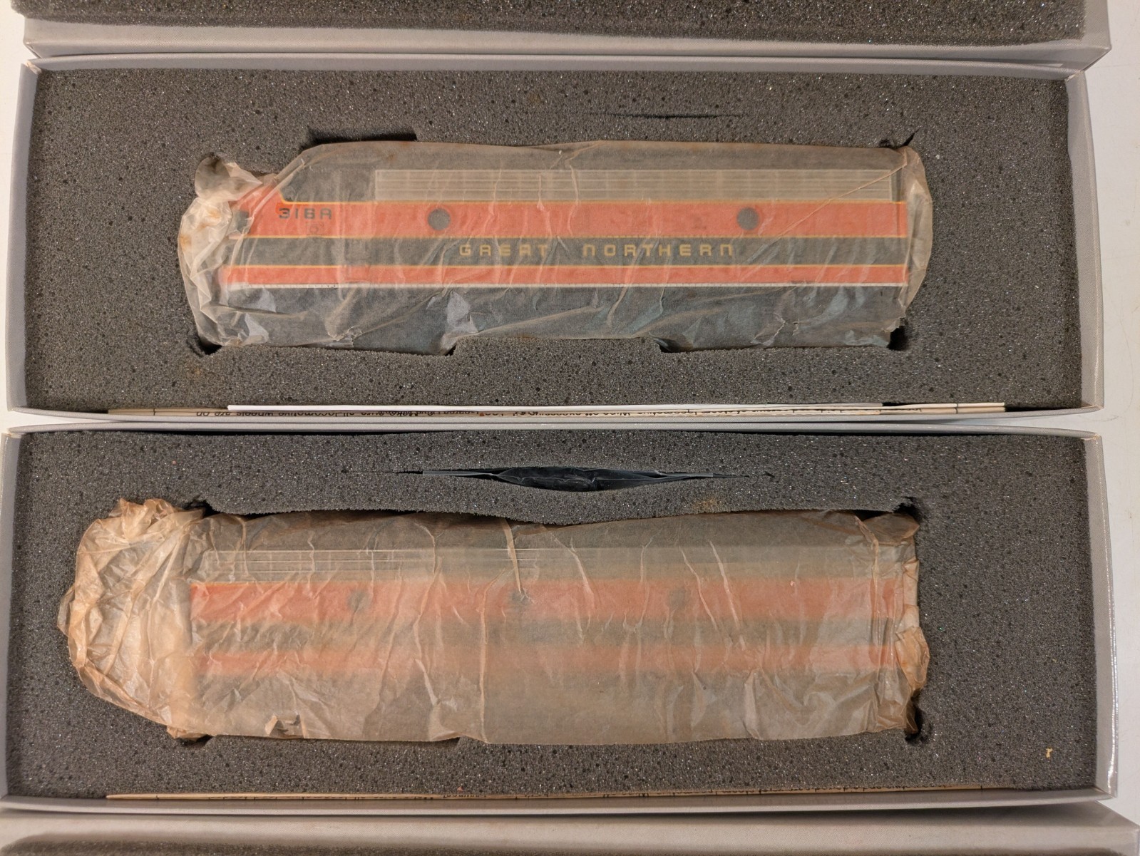 HO EMD F7A/F7B Set GN Great Northern (Both Powered) DC NIB NOS # 11207/10