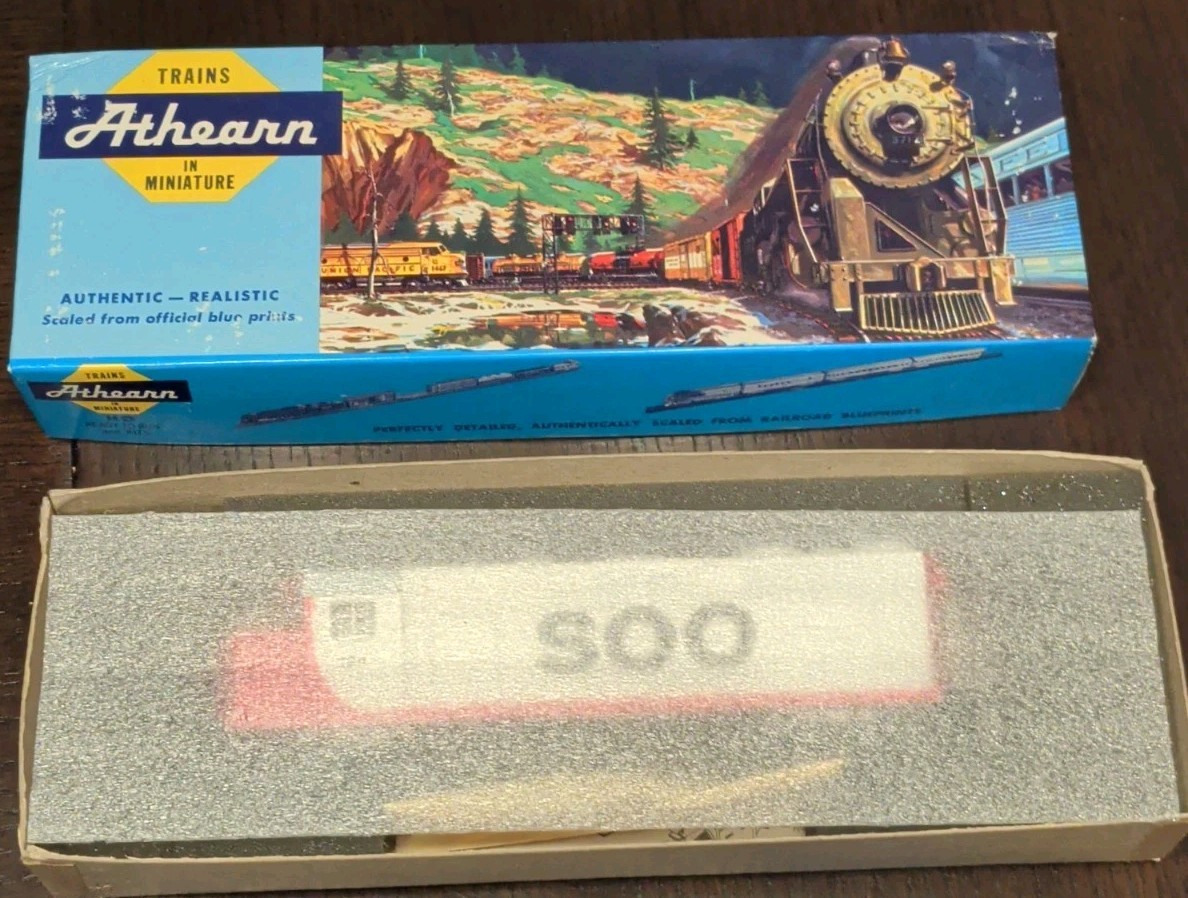 HO Scale Athearn 4229 SOO Line Railroad GP35 Diesel Locomotive & Parts Brand New