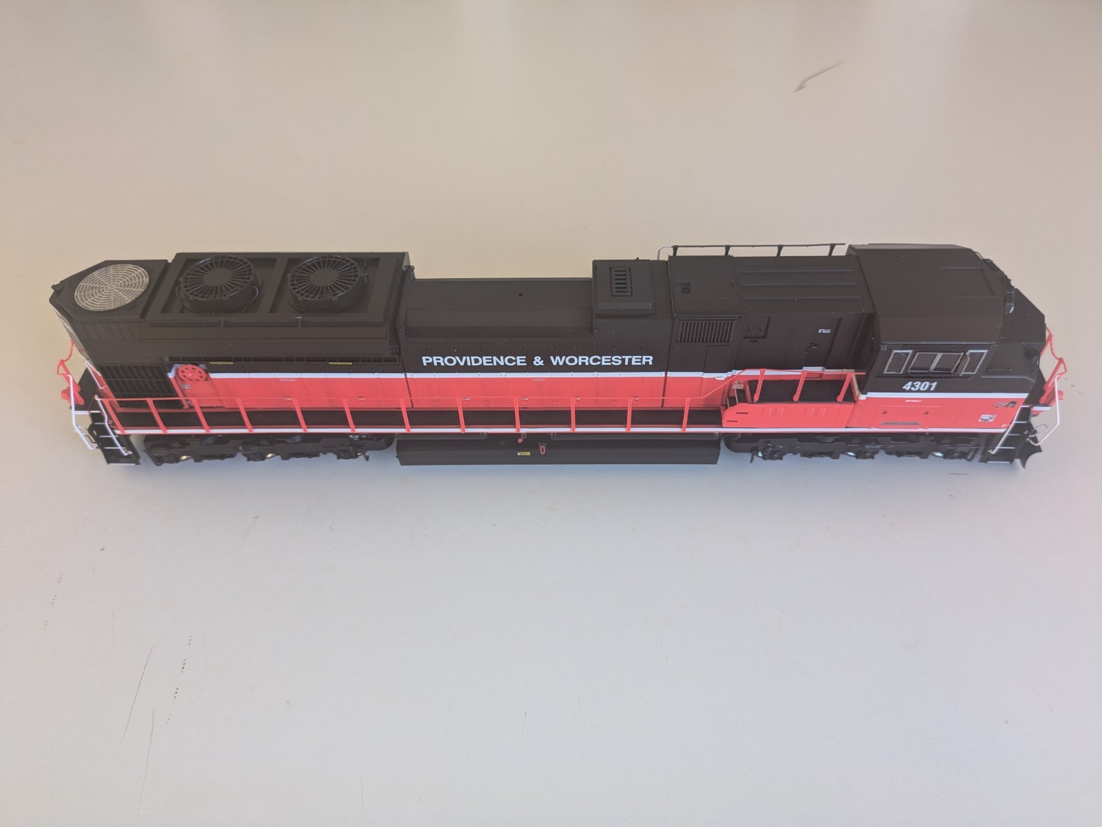 HO Athearrn Providence & Worcester P&W SD70M-2 #4301 ATHG70584 DCC Ready