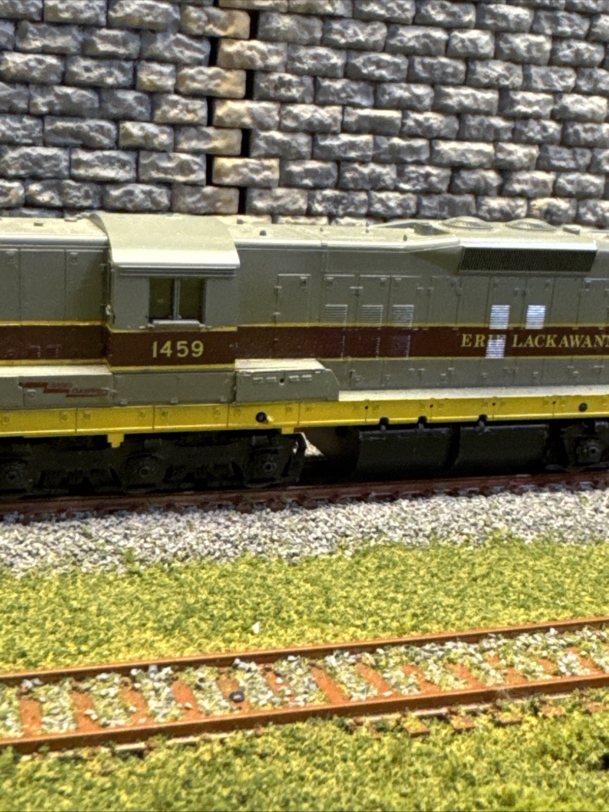 Ho Scale Athearn 1459 Erie Lackawanna Gp7