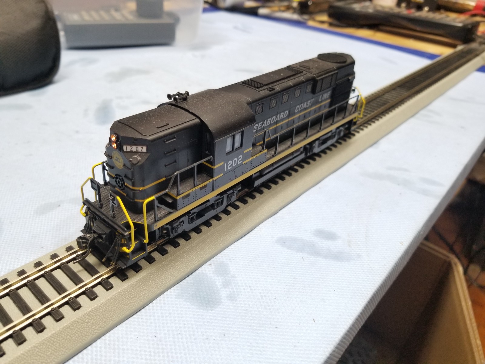 Atlas/Kato RS11 With Dcc/no sound Seaboard Coast Line #1202
