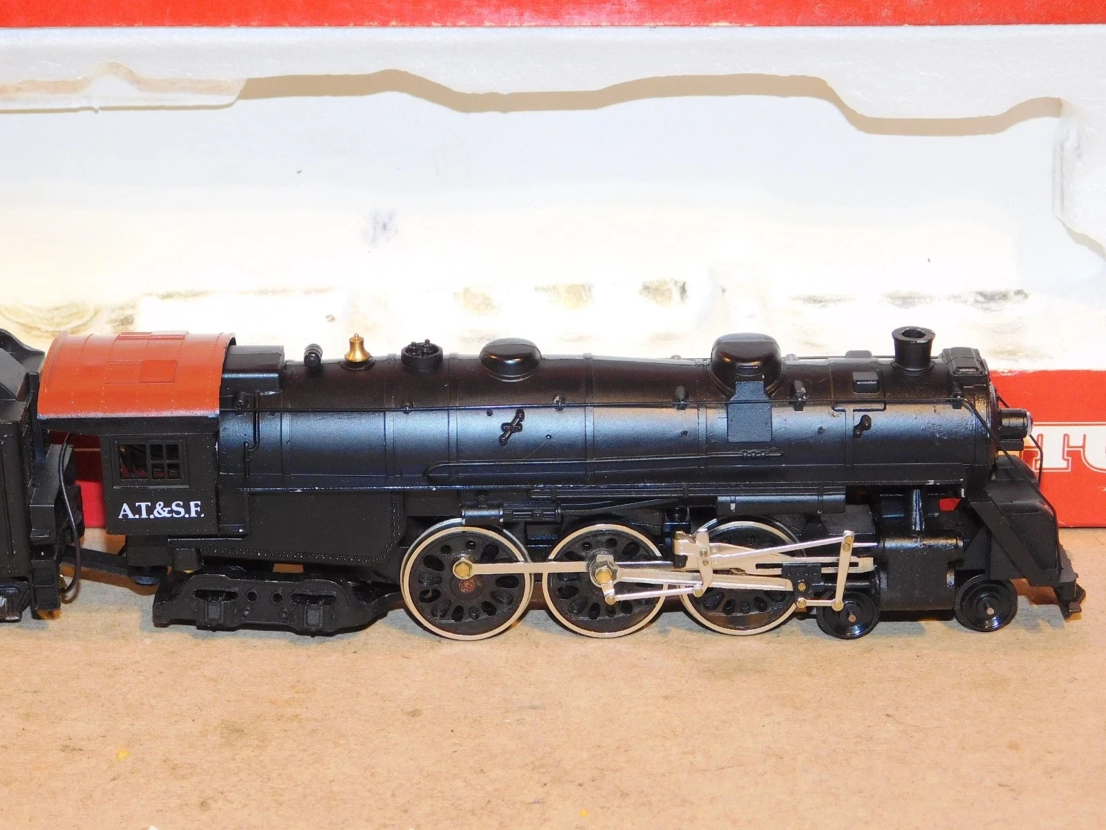 Mantua PowerDrive HO Santa Fe 4-6-4 Hudson Locomotive & Tender Sagami Motor