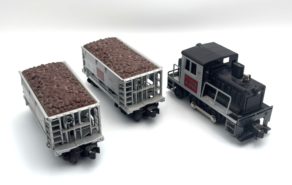 Lionel Steel 1996 Switcher Service Exclusive w/2 Ore Cars in Original Box