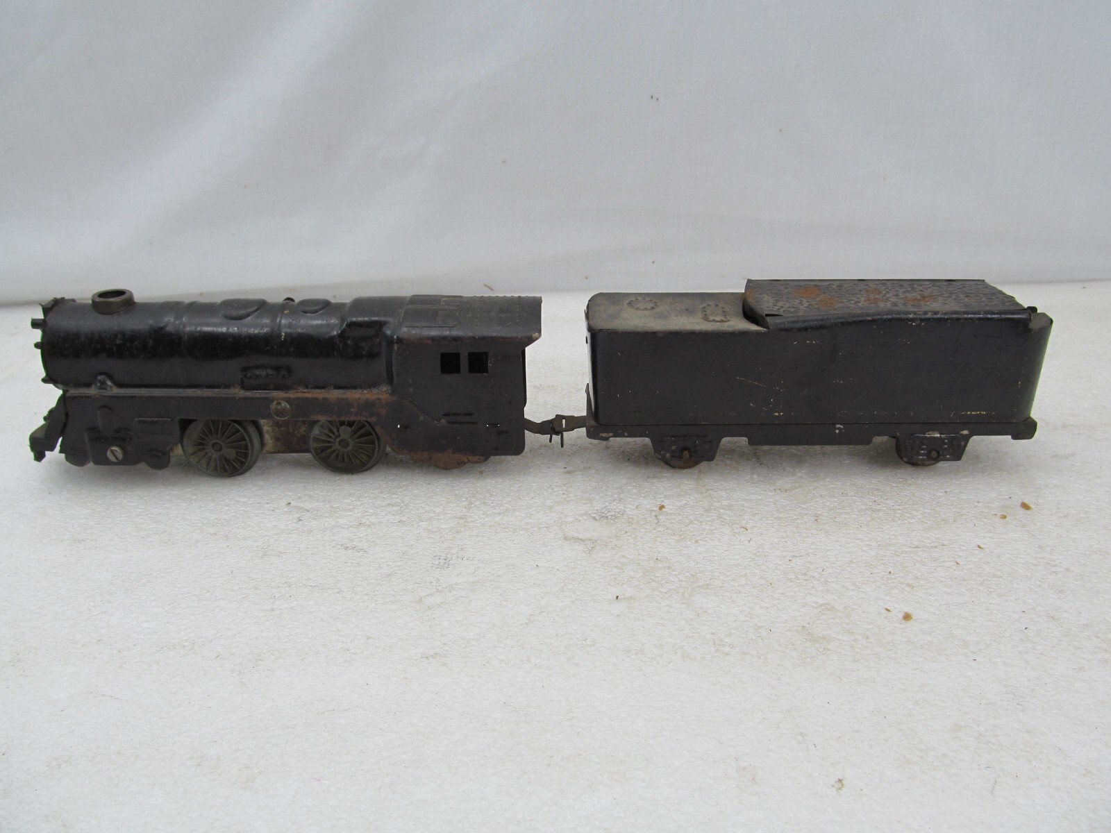 Marx Wind Up Tin Steam Locomotive & Tender Plastic Pilot & Boiler Plate Tested