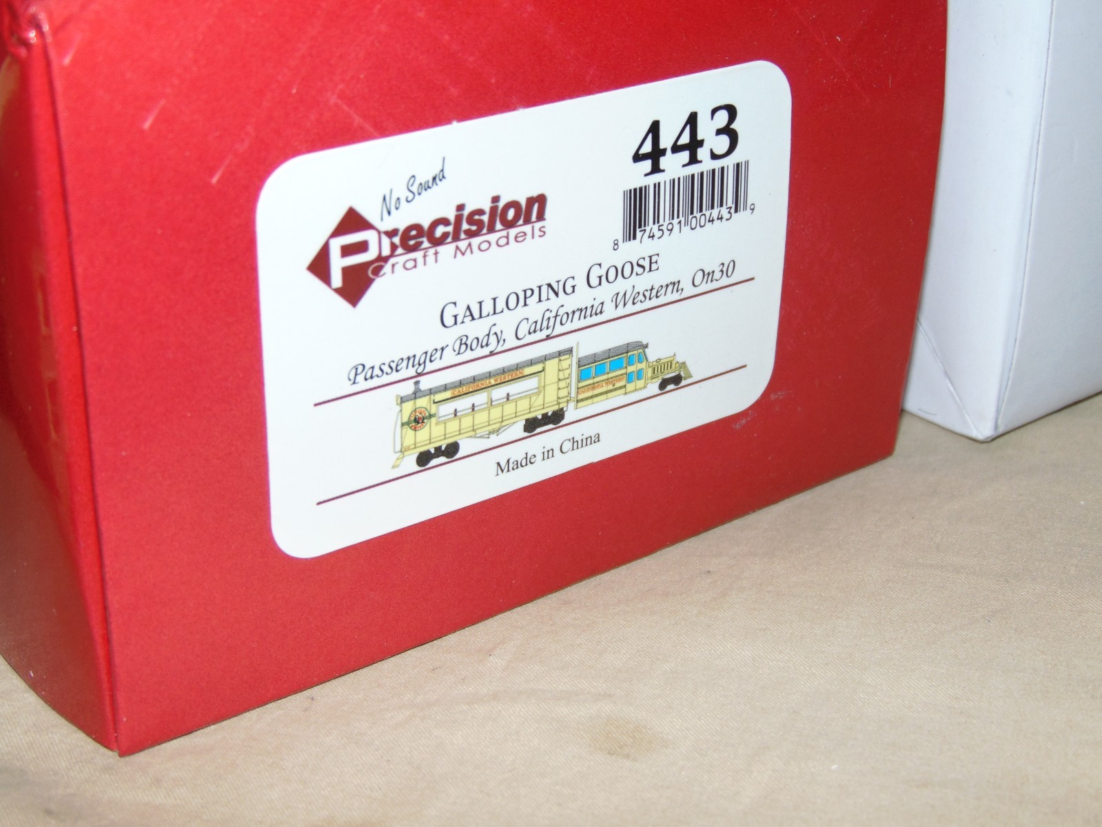 PRECISION CRAFT ON30 443 CALIFORNIA WESTERN GALLOPING GOOSE + BOX