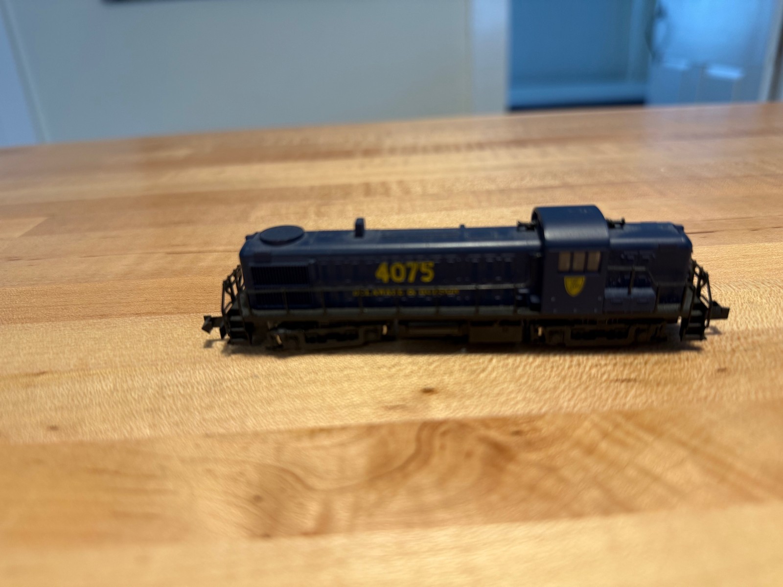 D&H N scale #4075 RS3 Blue Paint Scheme DC Good Condition