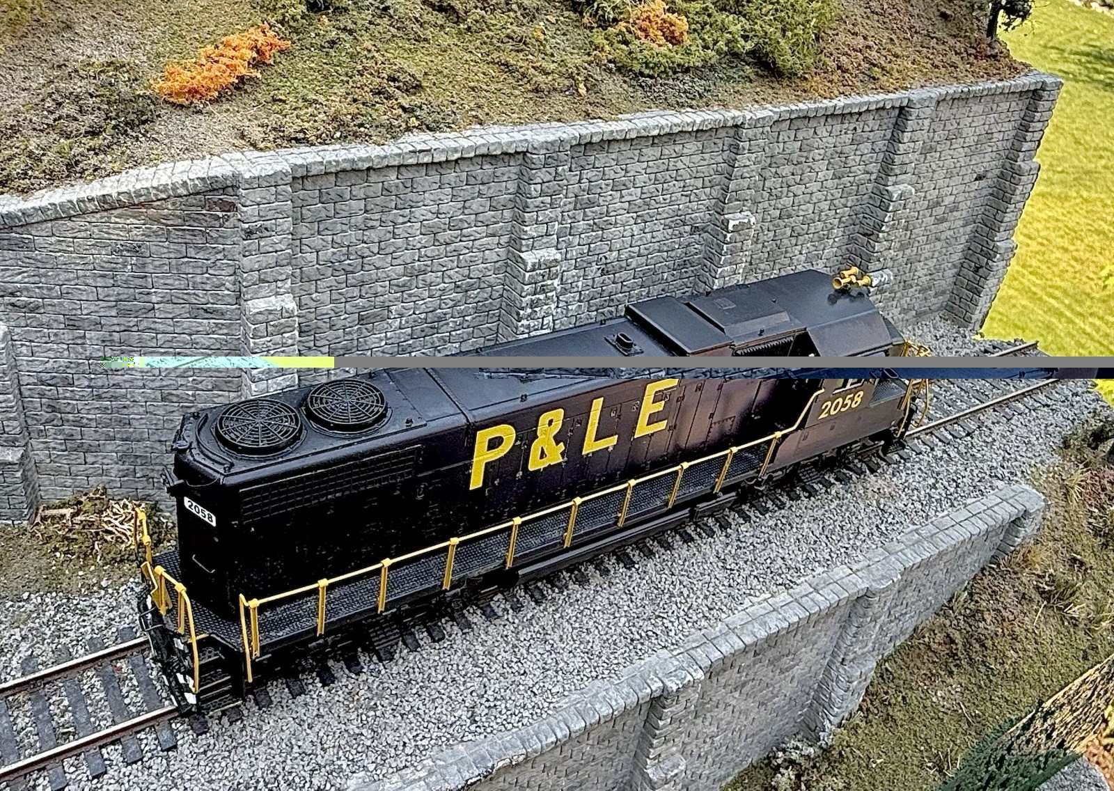 HO Scale Brass OMI GP38-2 Low Hood P & LE #2058 Diesel Locomotives LNIB