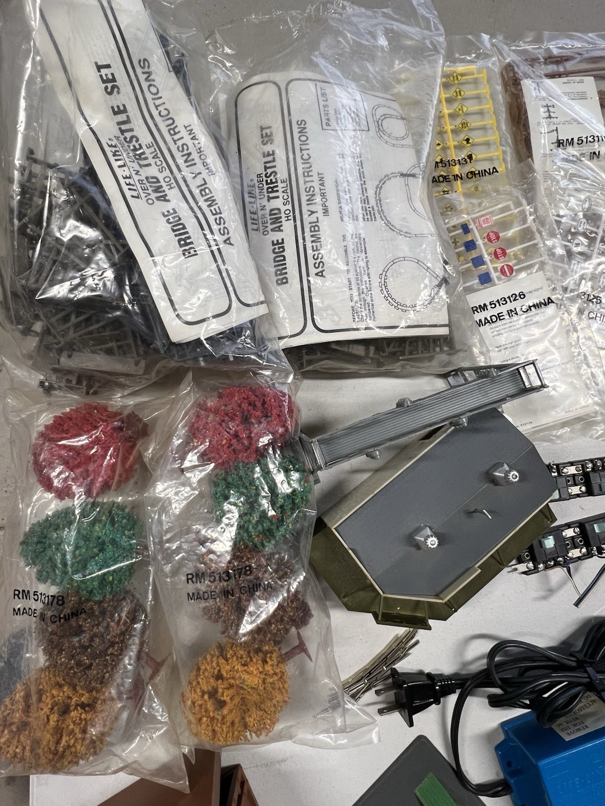 HO Scale Train Huge Lot-Bachmann – Atlas – Life Like – Mehano – Read