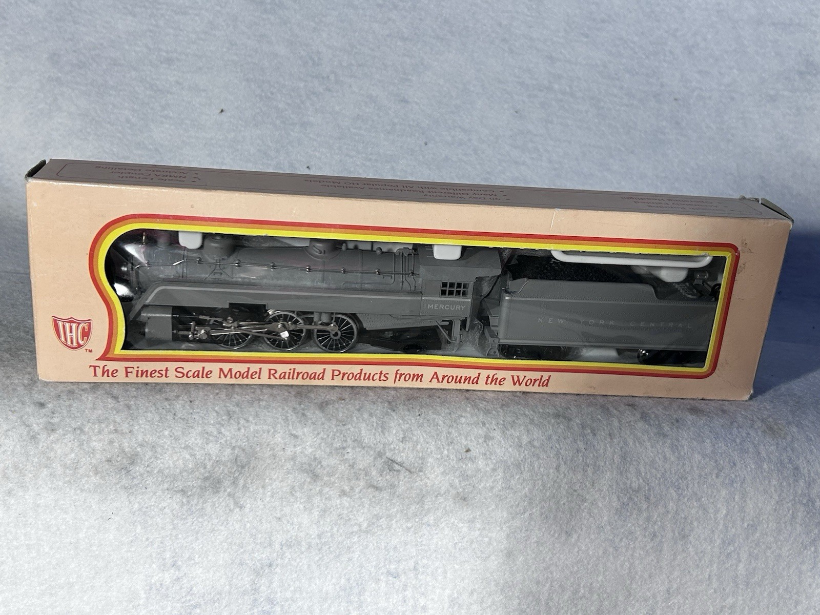 Classic IHC PREMIERE NYC 4-6-2 Streamline Pacific/7 Car Passenger Set HO