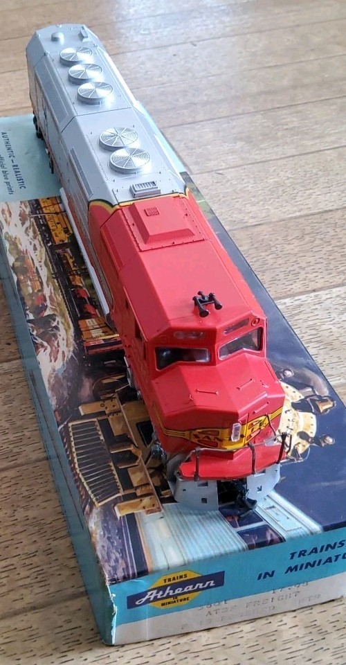 Vintage Cast Metal Athearn Santa Fe #5940 Locomotive