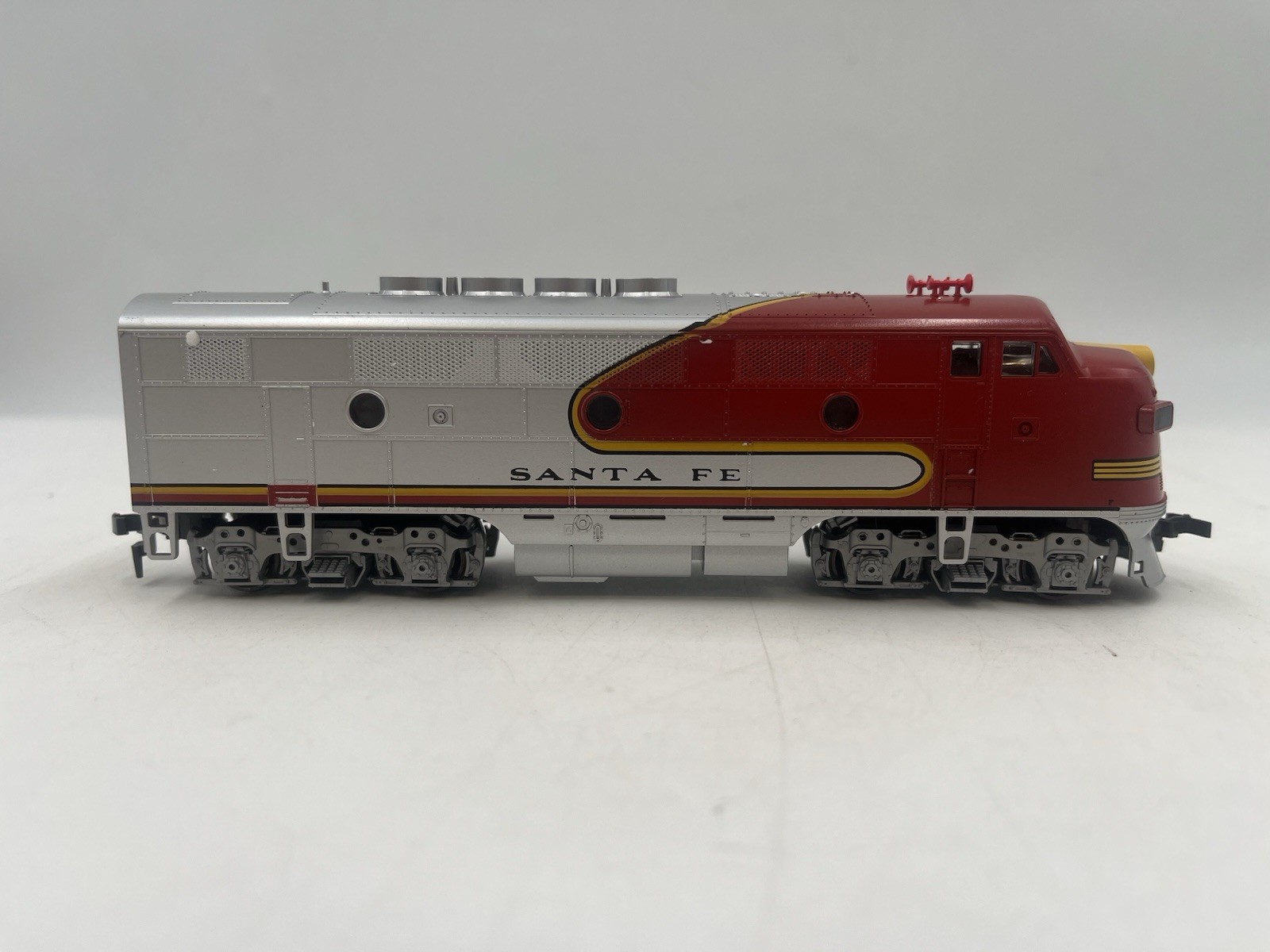 Ho Scale Engine Stewart Hobbies F3 Phase 1 Powered Santa Fe Passenger #8010