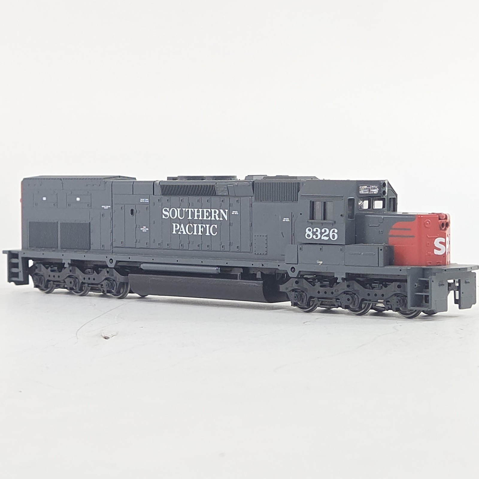 Athearn Blue Box HO Scale Southern Pacific SP #8326 SD40T-2