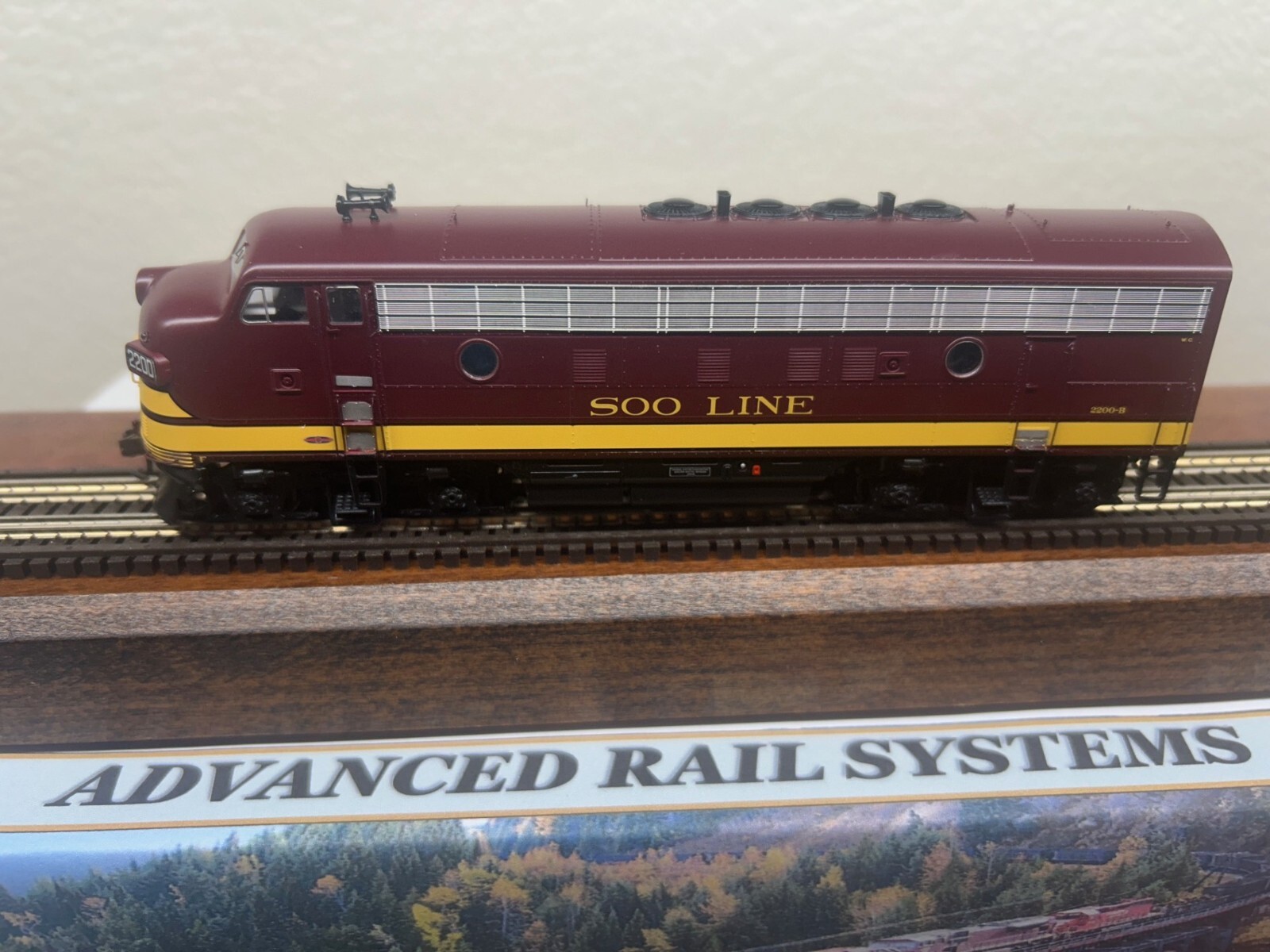 SOO LINE F3 A/B units – DCC / GENESIS SOUND ” BURGUNDY $ ” HO Scale NEW SEALED