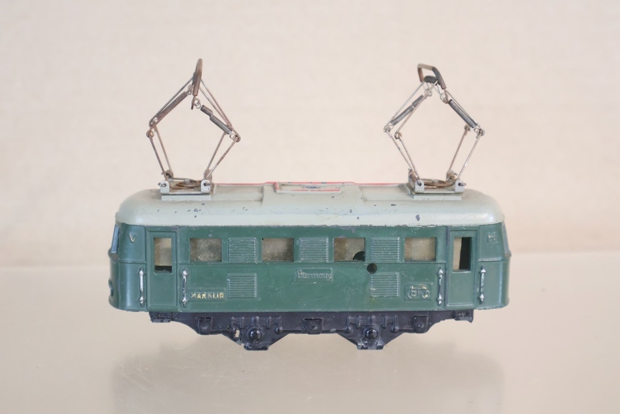MARKLIN ES 800 REPAIR DR 2-4-2 ELECTRIC E-LOK LOCOMOTIVE from the late 1940’s op