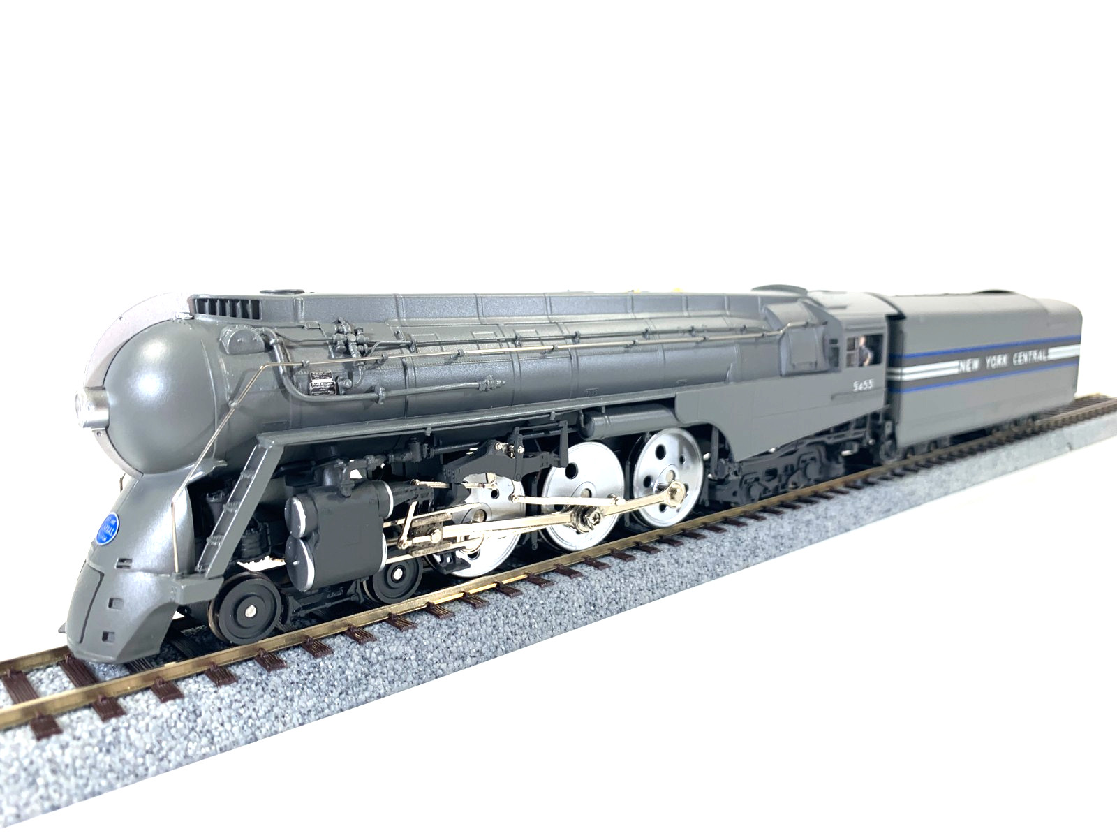 HO Broadway Ltd Hybrid 6822 NYC Dreyfuss Hudson #5453 , DC/DCC Paragon 4, smoke