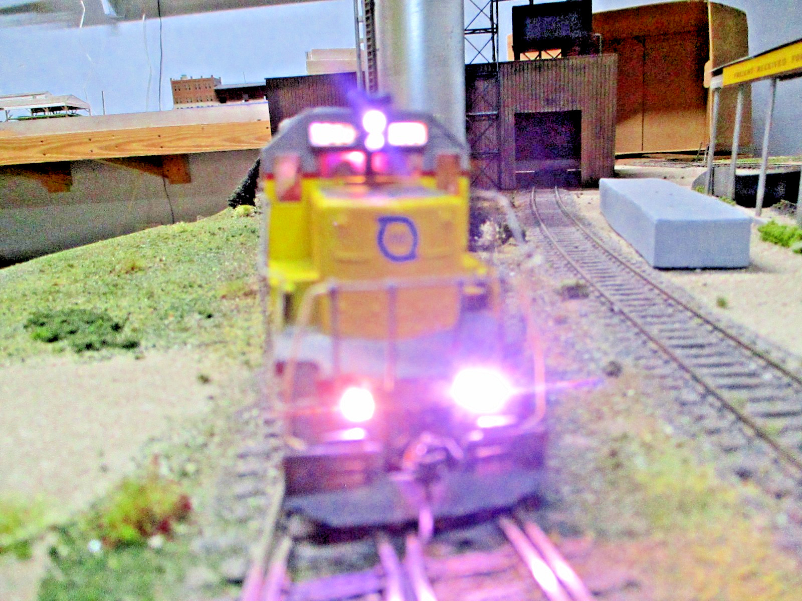 FEC 702 x-UP, ATHEARN SD40-2 CUSTOMPAINT,KEEP ALIVE,TSUNAMI DC/DCC/SND,DITCHLITE