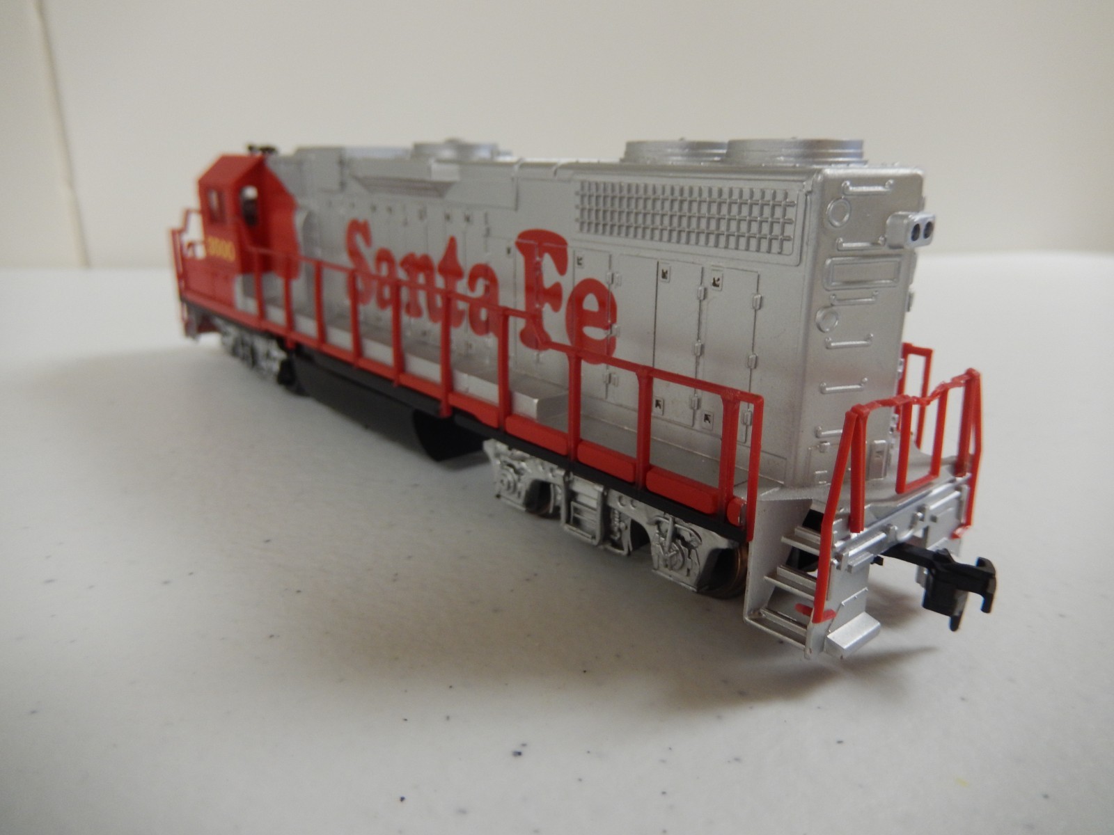 Life-Like HO Santa Fe Engine 3500 24795 – No Box – Tested