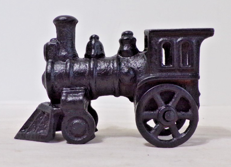 Vintage Cast Iron Toy Or Decorative Steam Locomotive 2.5″ x 4″ – See Below
