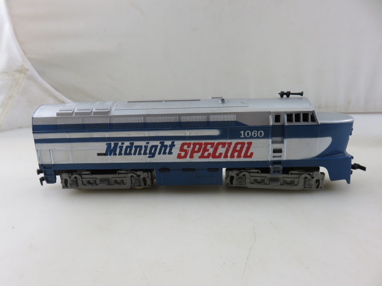 Bachmann Tyco Others Santa Fe Diesel Locomotive Engine 4pc Set FOR PARTS/REPAIRS