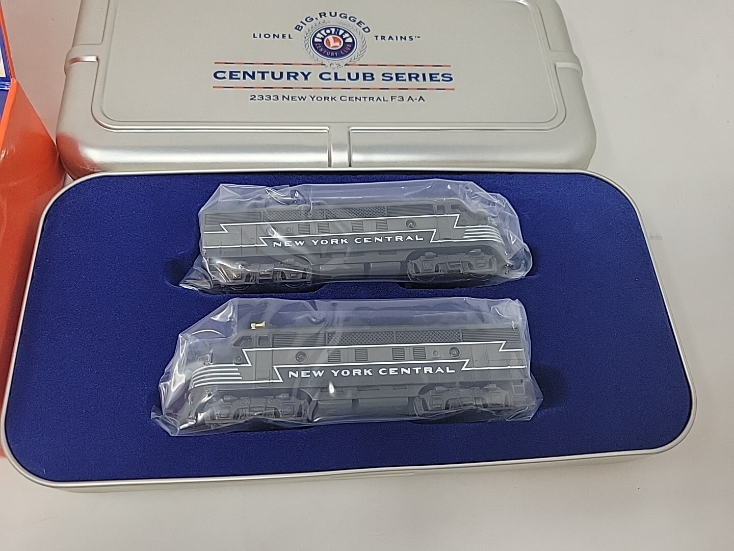 Lionel Big Rugged Century Club 7-93004 #2333 NYC F3A/A Diesel Set – BRAND NEW