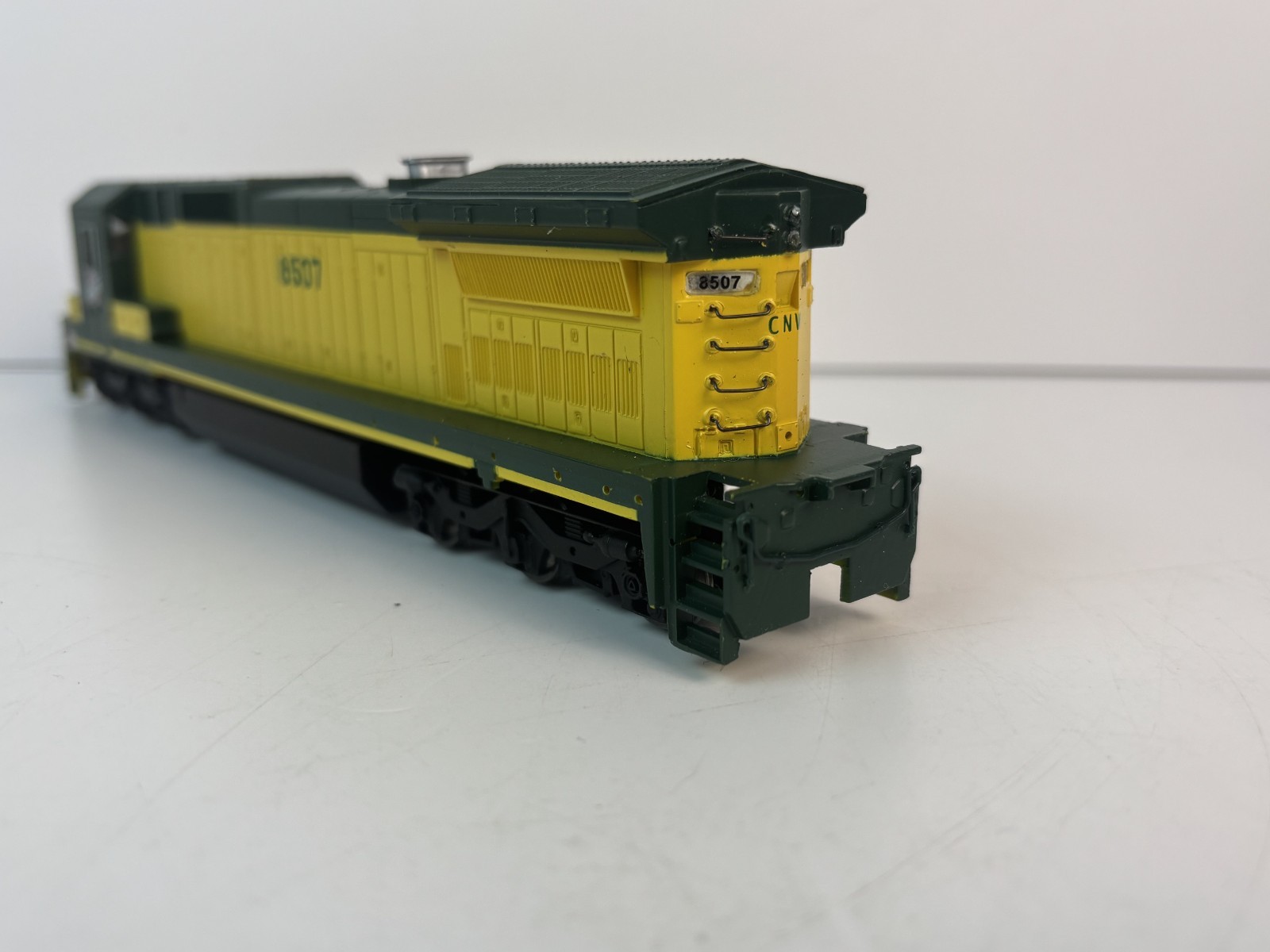 Bachmann Spectrum GE Dash 8‑40C Diesel Locomotive C&NW 8507 HO Item 85022 LNIB