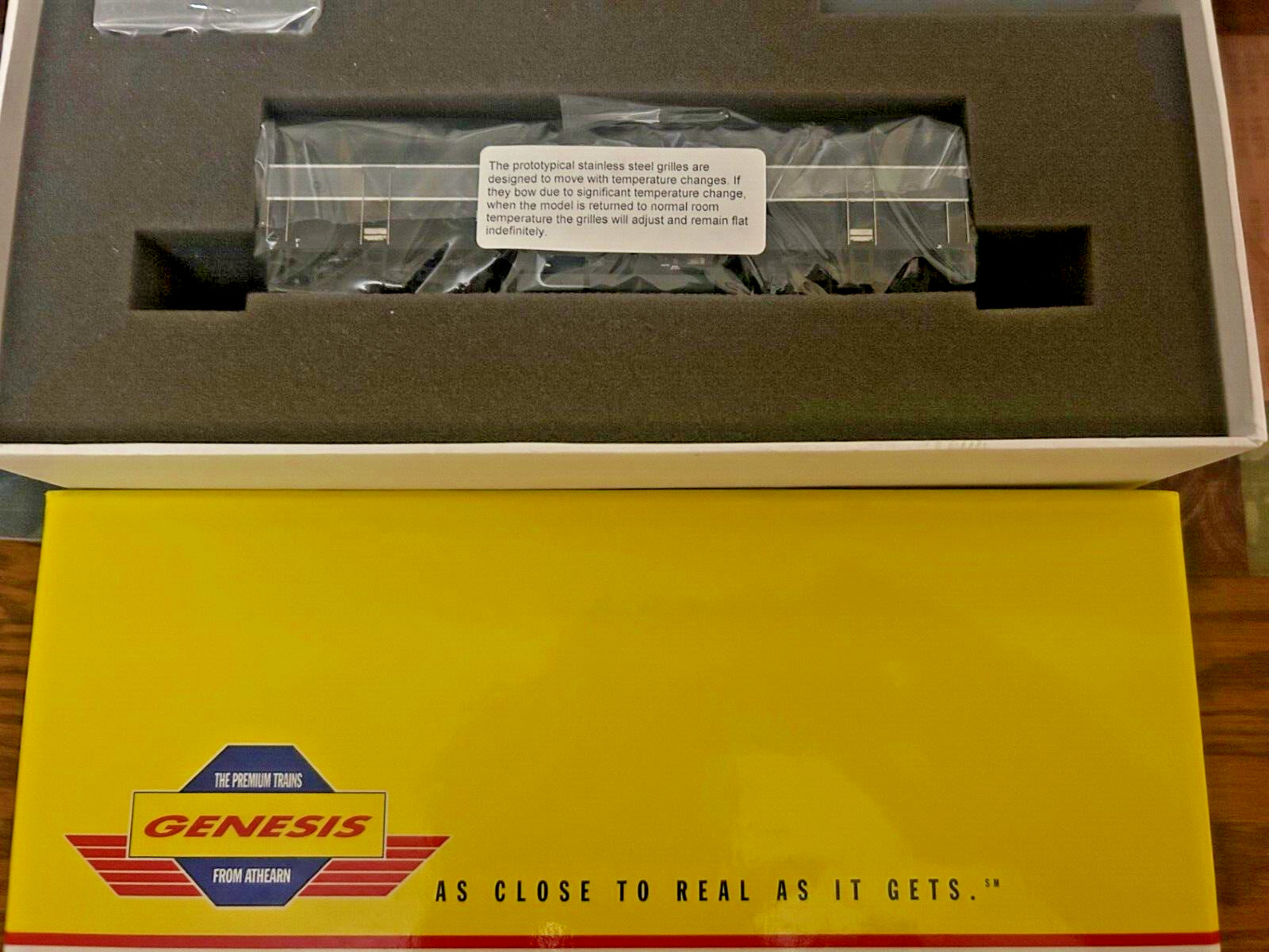 NEW YORK CENTRAL F3A&F3B LOCOS- DCC/SOUND – HO Scale -“GENESIS” NEW RTR OOP