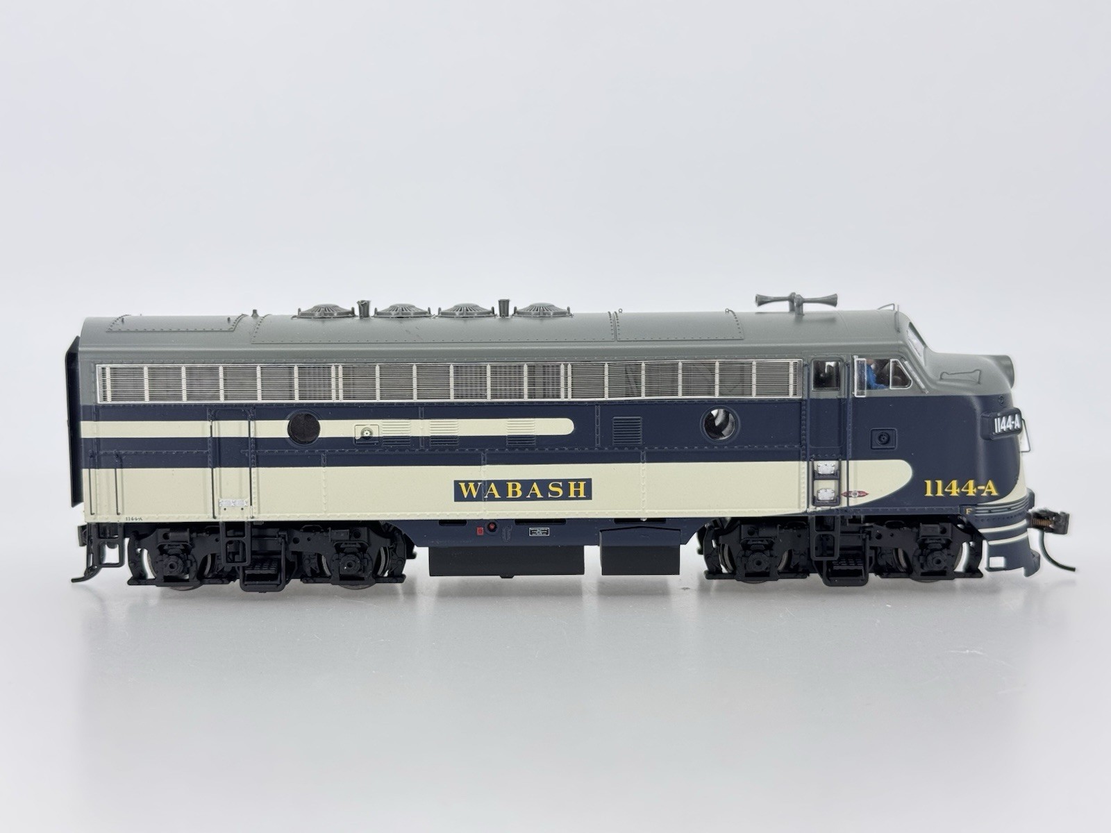 HO Proto 2000 Wabash F7A Powered Diesel Locomotive WAB #1144A