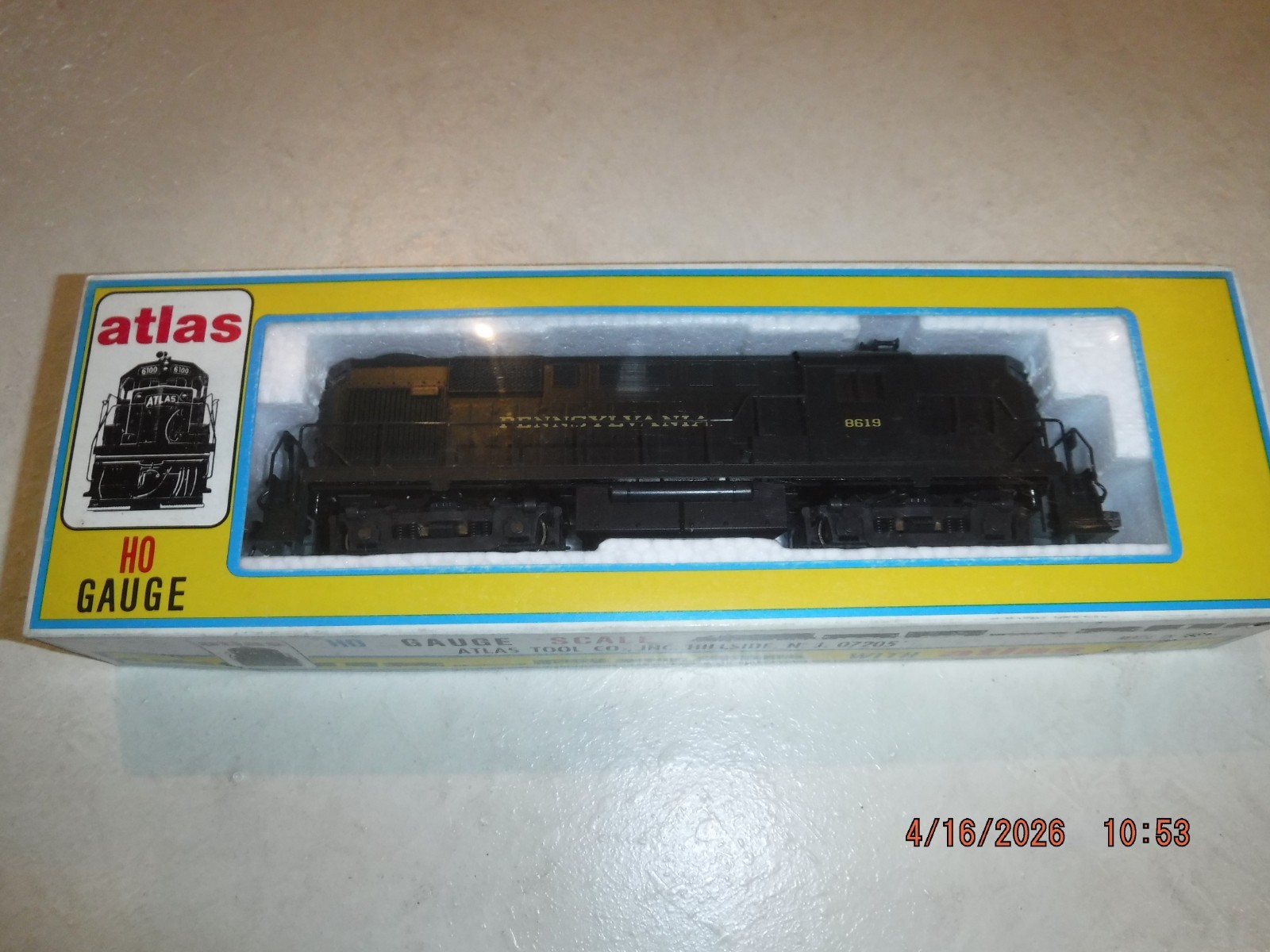ATLAS (KATO BUILT) HO RS-11 PENNSYLVANIA DIESEL LOCOMOTIVE #8619 – NOS NEW!