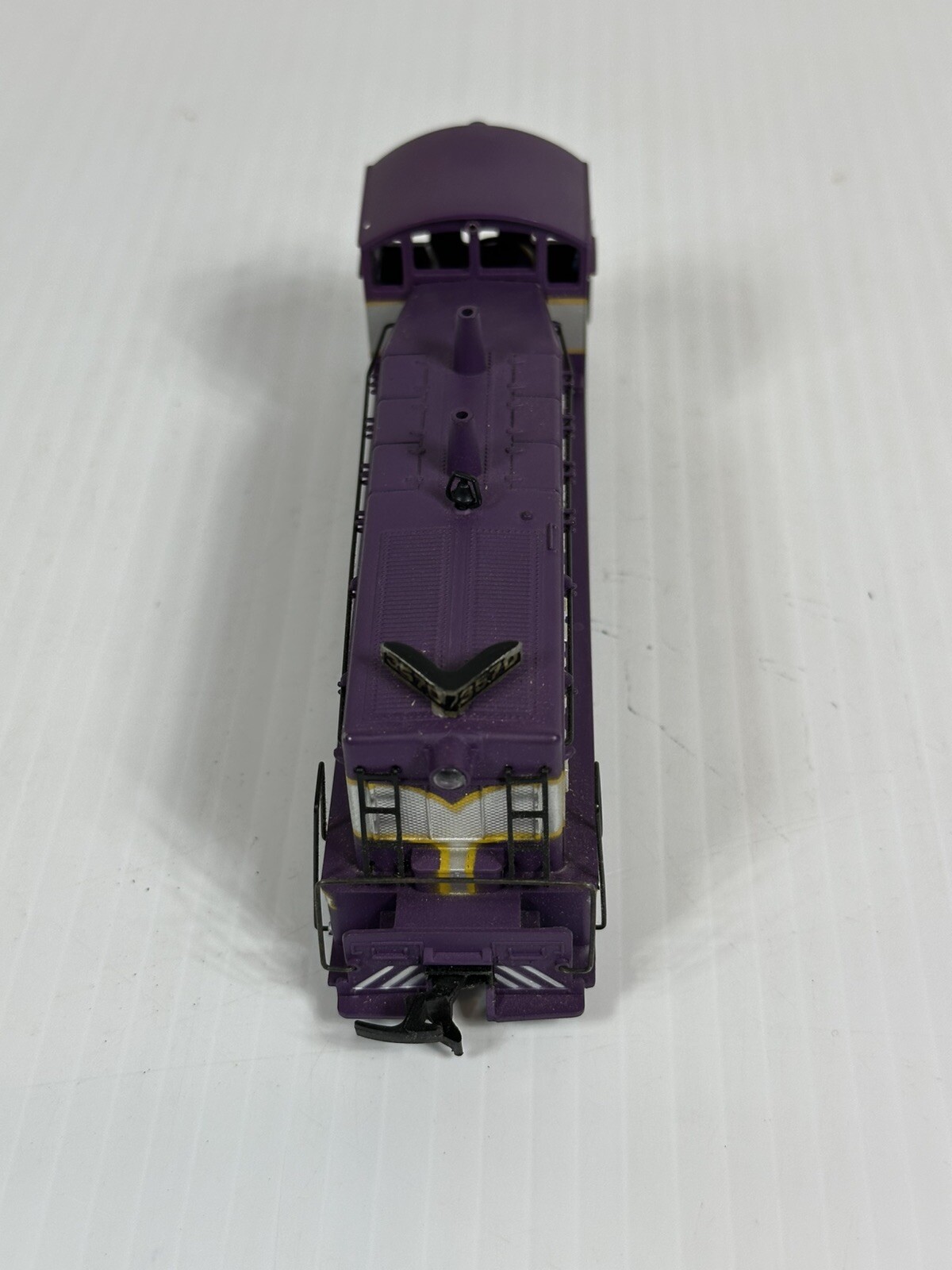 VTG Revell 3570 HO Scale SW7 Switcher Diesel Engine Purple Atlantic Coast Line