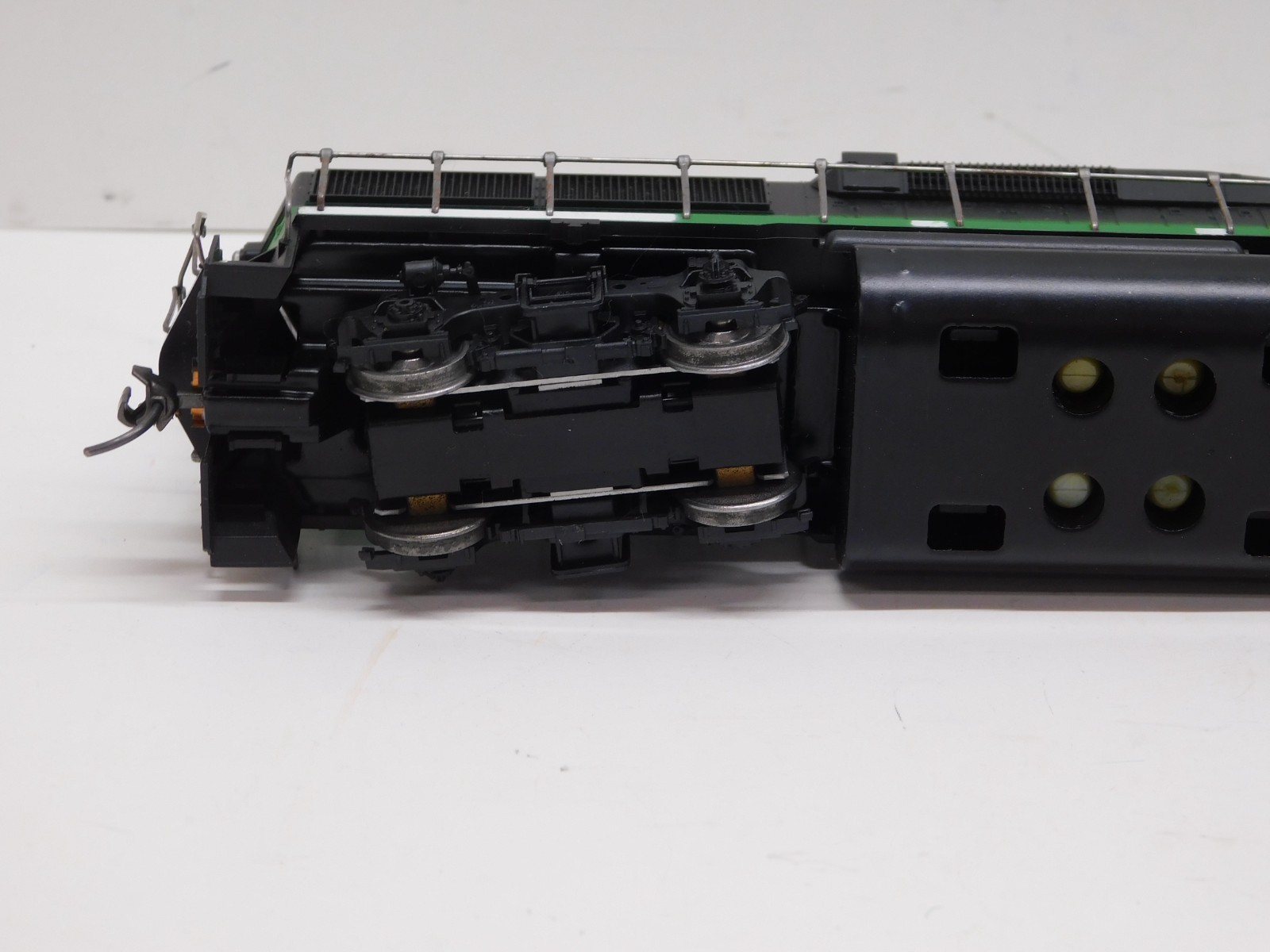 Athearn HO Blue Box Burlington Northern GP50 Diesel Engine #3148 -Powered Unit A