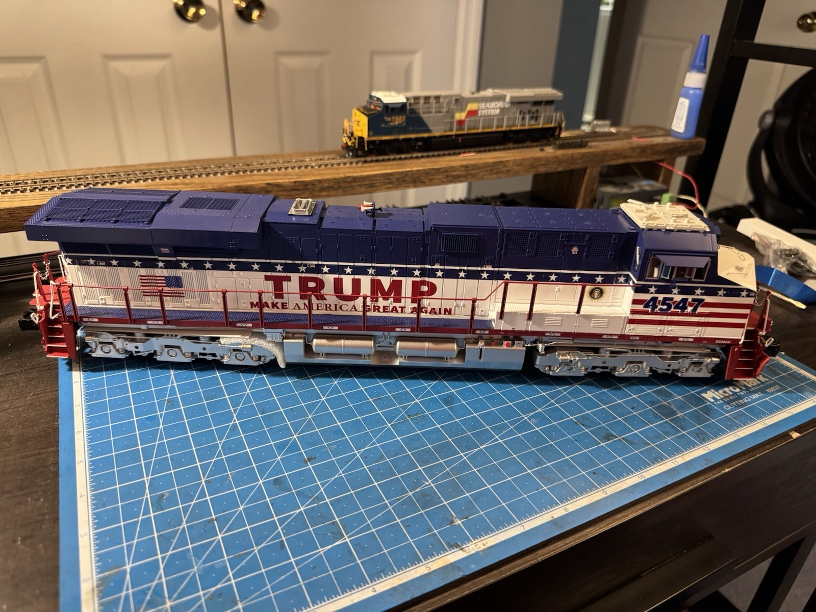 LIONEL Legacy ES44AC Legacy Station Custom Trump 4547