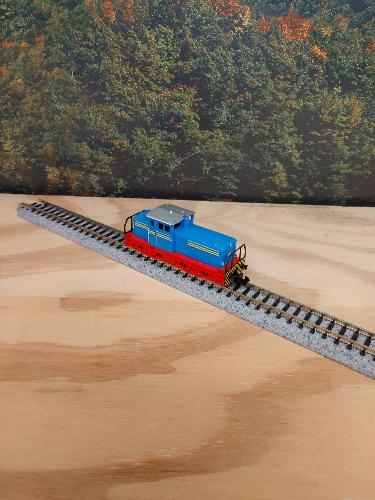 Minitrix N scale 4 axle diesel switcher – Item #2066