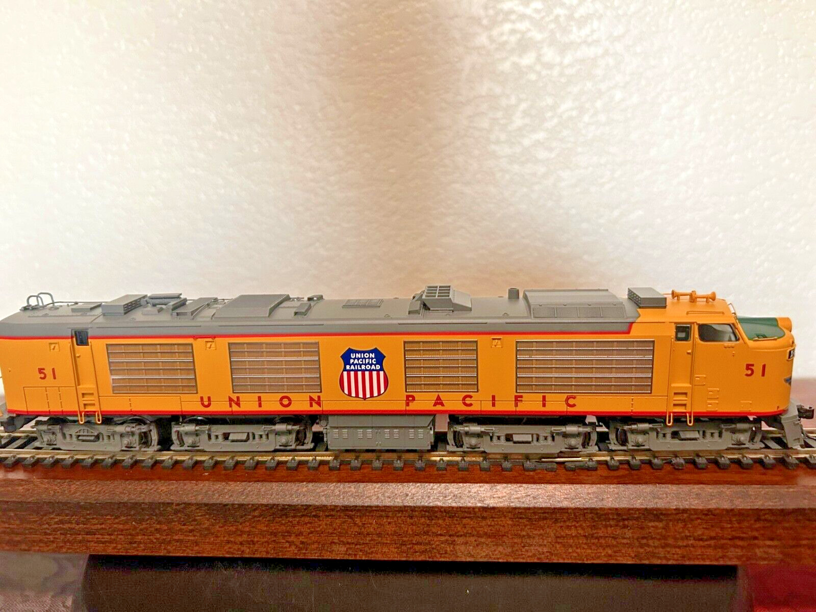 UNION PACIFIC – GAS TURBINE #51 LOCO – DC/DCC plug HO Scale – NEW RTR OOP