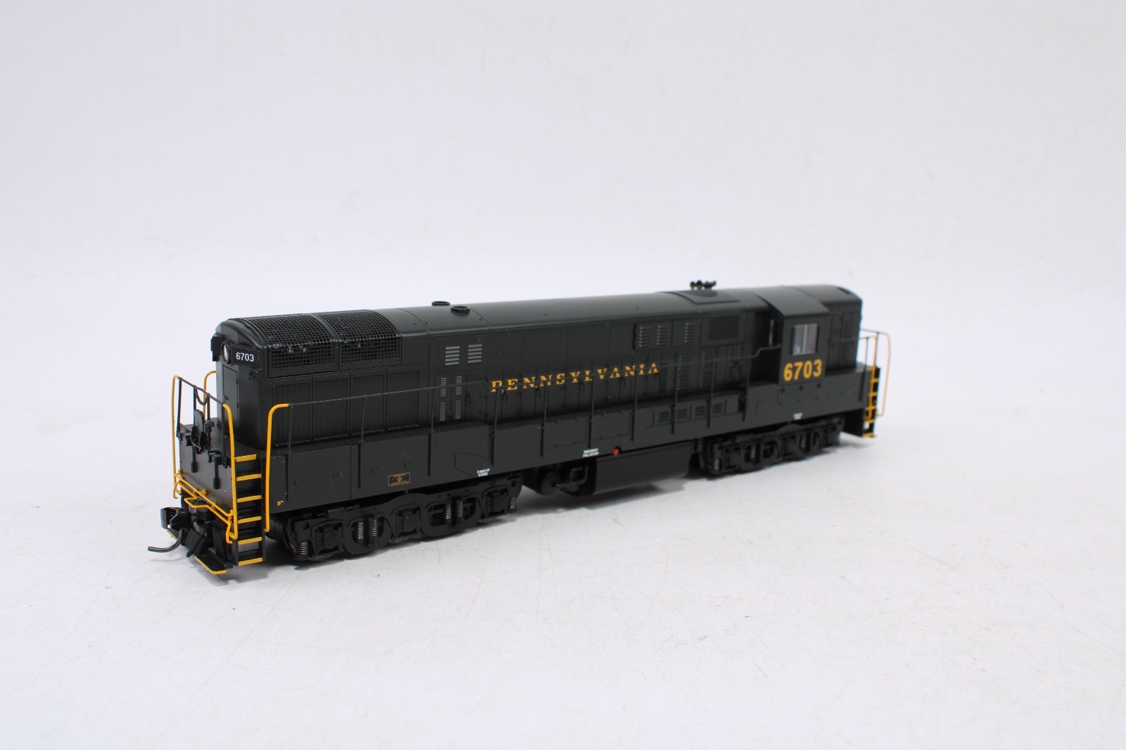Atlas HO Scale 10004143 FM H-24-66 Locomotive Pennsylvania #6703 DCC/LokSound