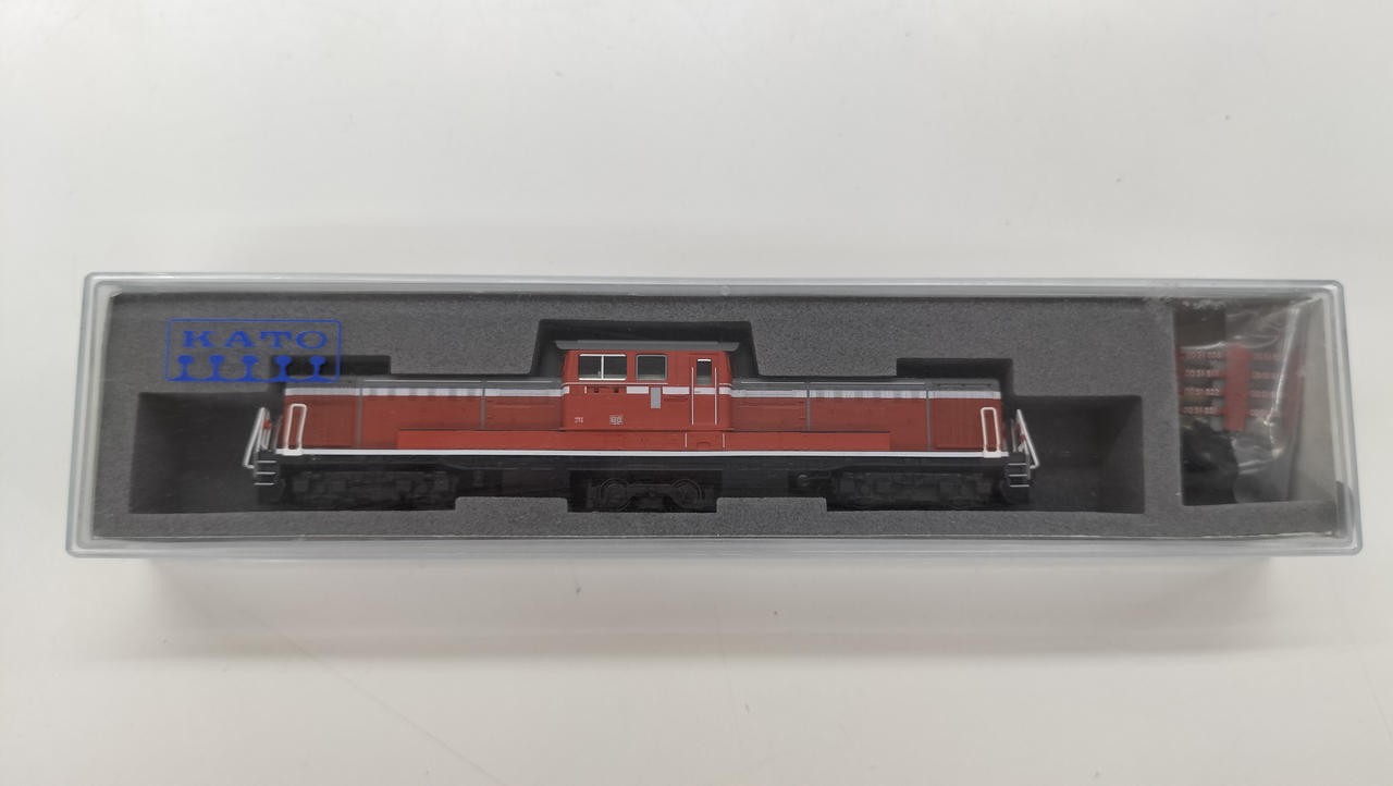 Kato DD51 800 Diesel Locomotive