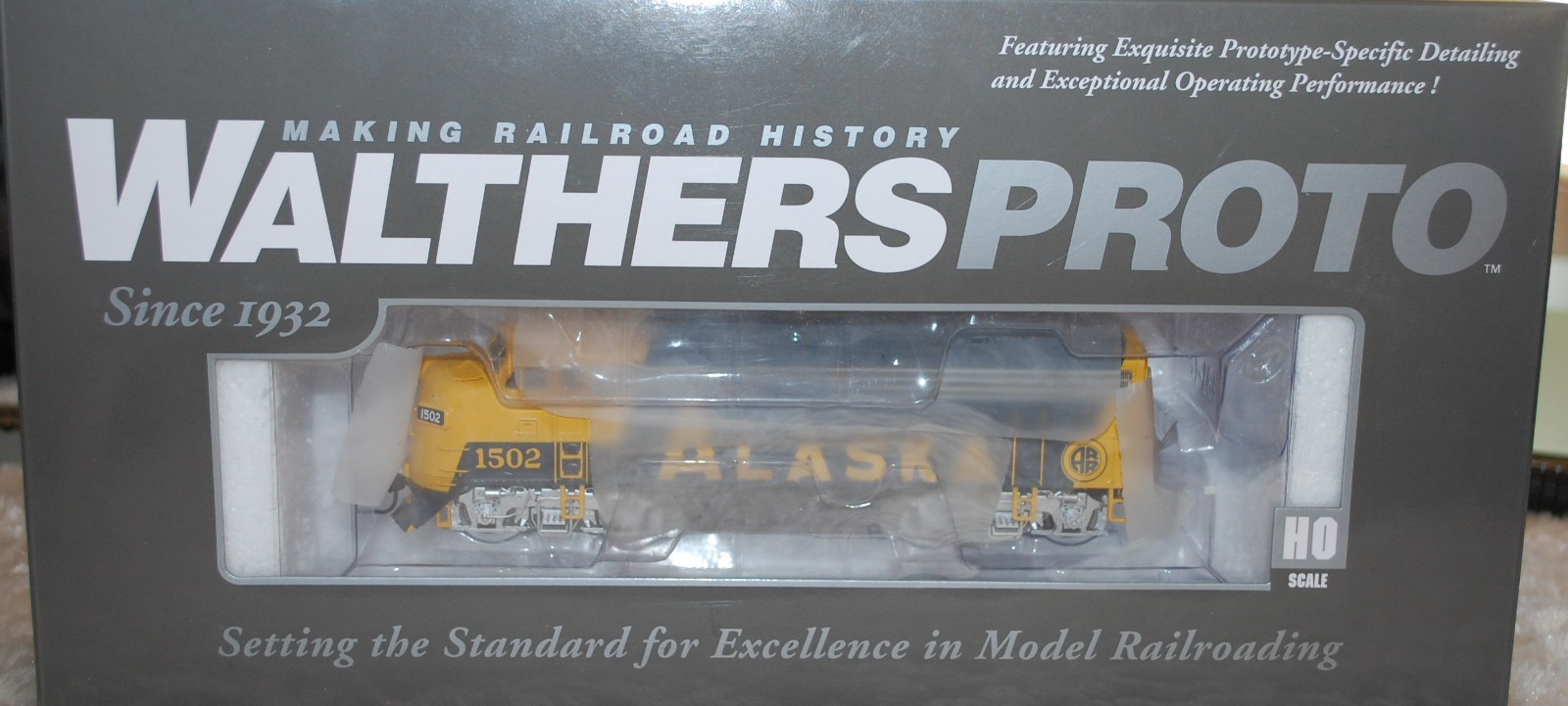 Walthers 920-40711 EMD F7A- Alaska Railroad #1502 locomotive Tsunami Sound & DCC