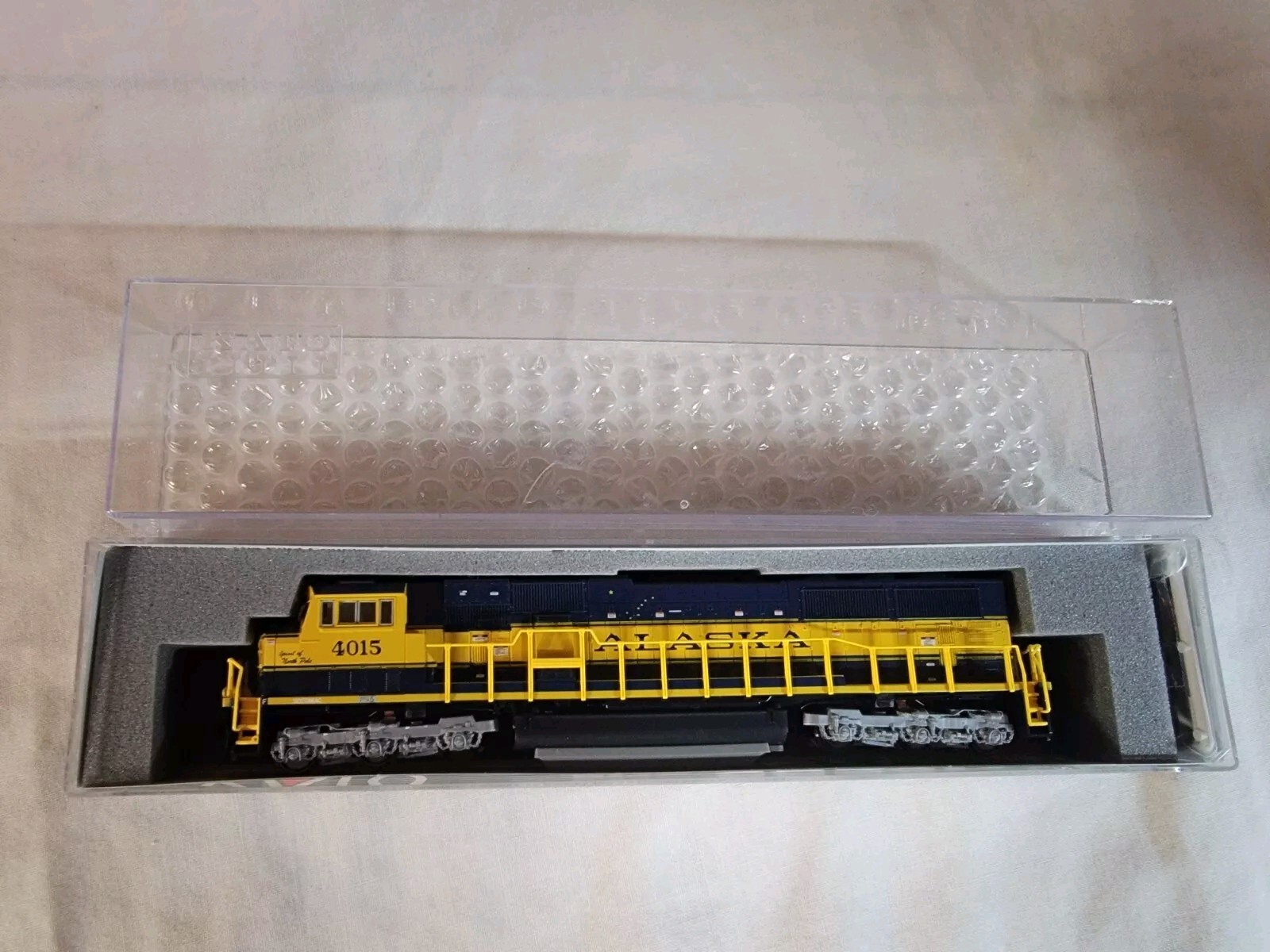 Kato N Trains #4015 Alaska Railroad SD70MAC Diesel Engine North Pole 176-6411