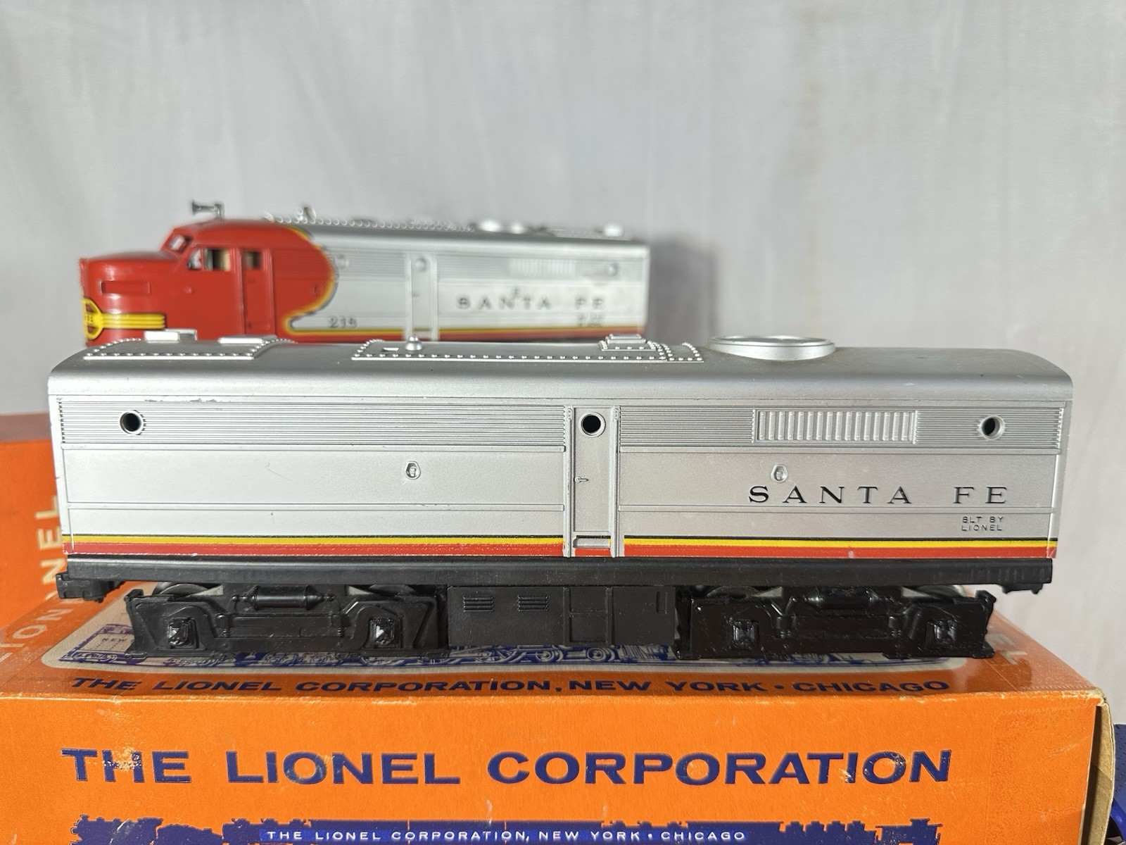 Beautiful Lionel Original Postwar BOXED Santa Fe Sears Promotional Set #9673!