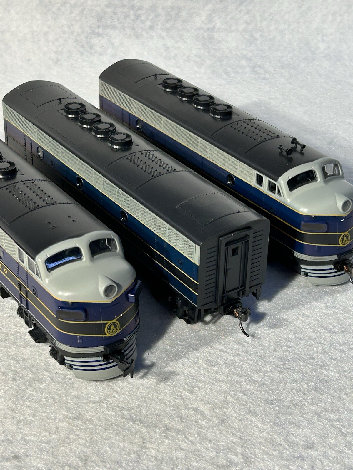 Regal Stewart/KATO B &O F-3 A/B/A Phase 2 Set, A’s Powered, B Unpowered HO