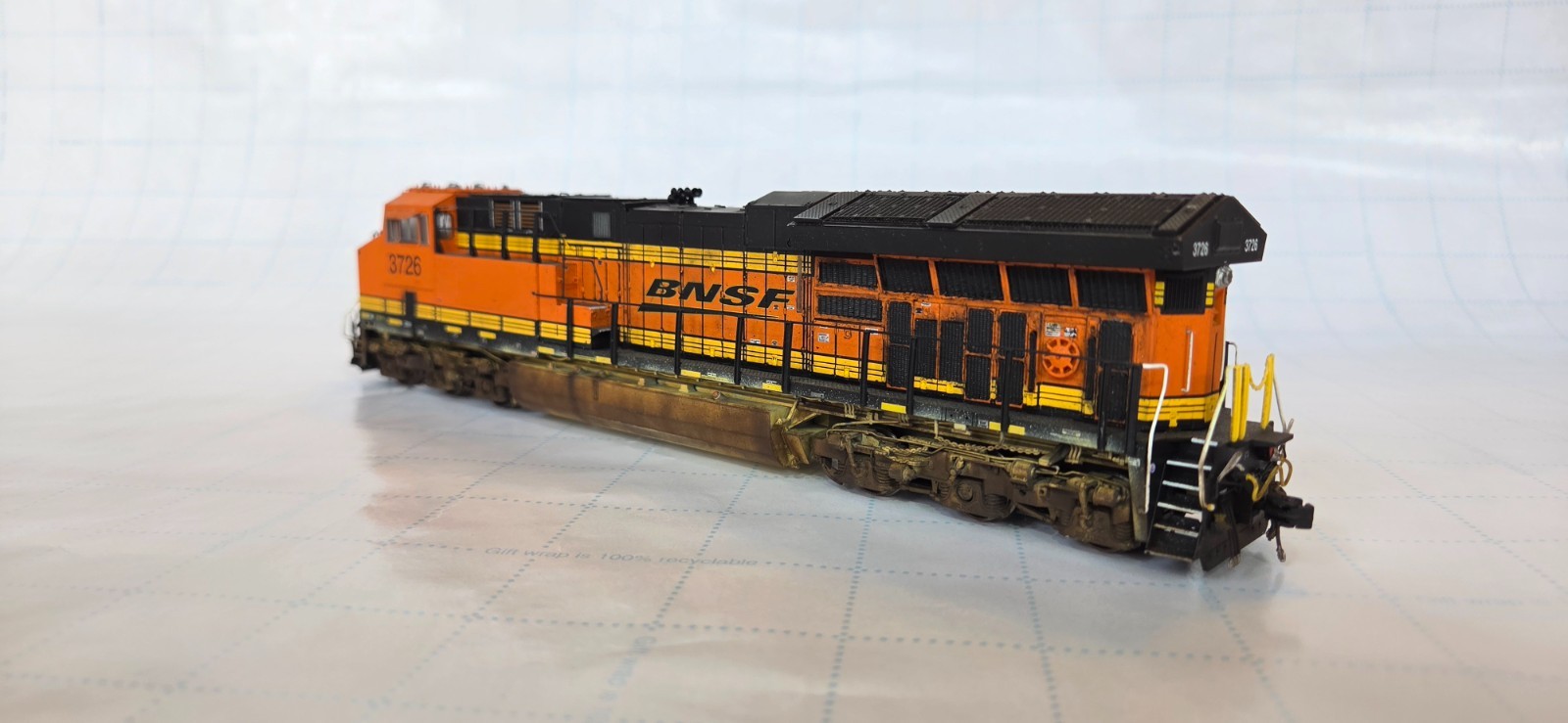 Custom Weathered ScaleTrains HO Scale BNSF ET44C4 #3726 w/ DCC & Sound