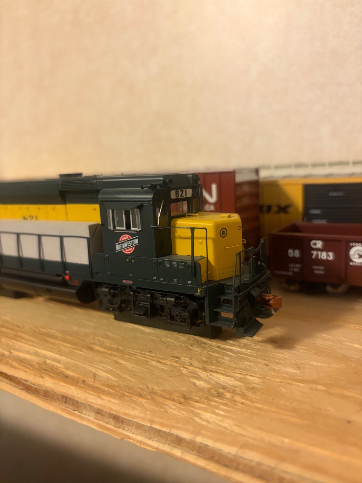 scaletrains rivet counter ho gp30 CNW 821