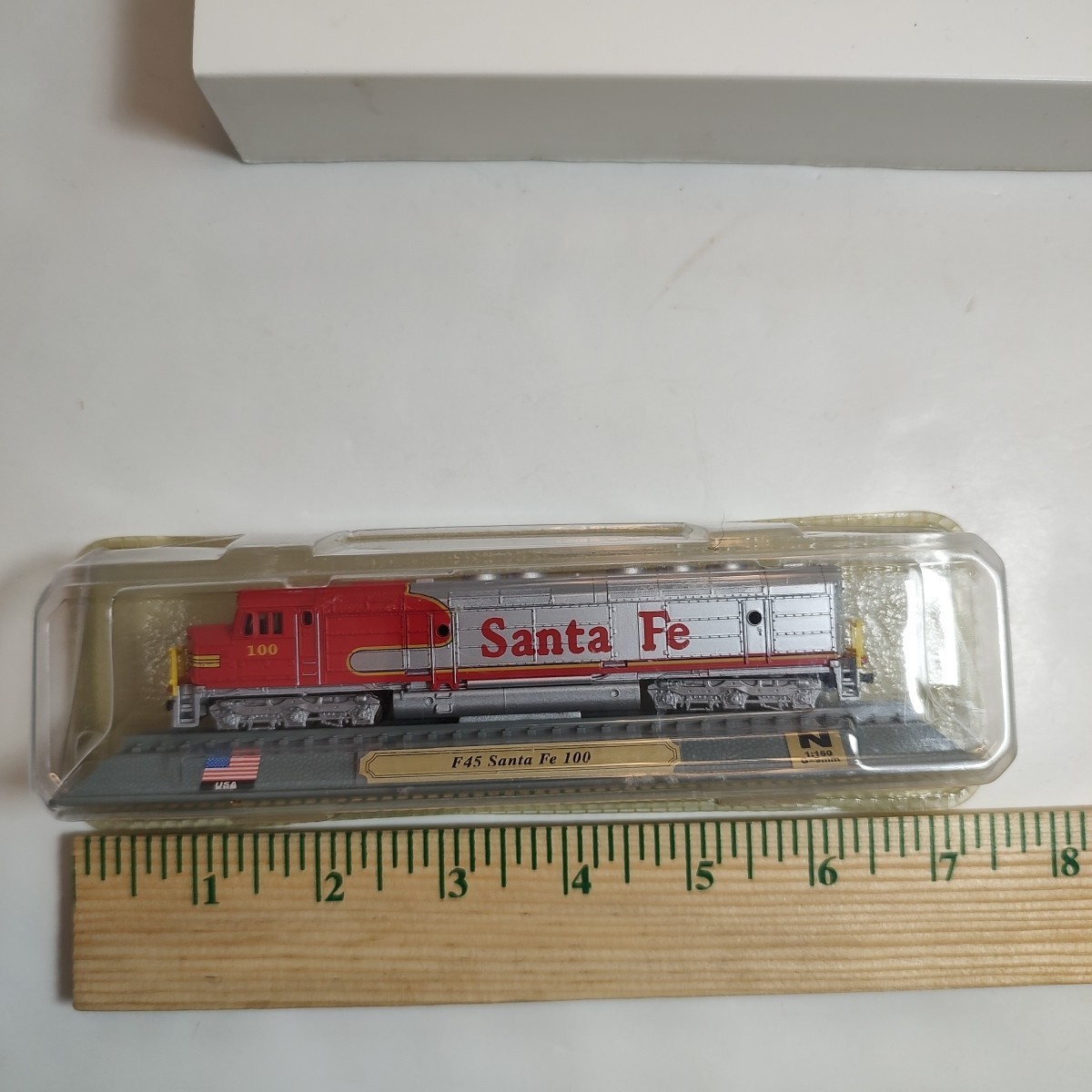 Del Prado F45 Santa Fe #100 Locomotive 2003 Sealed Display Model-Warbonnet