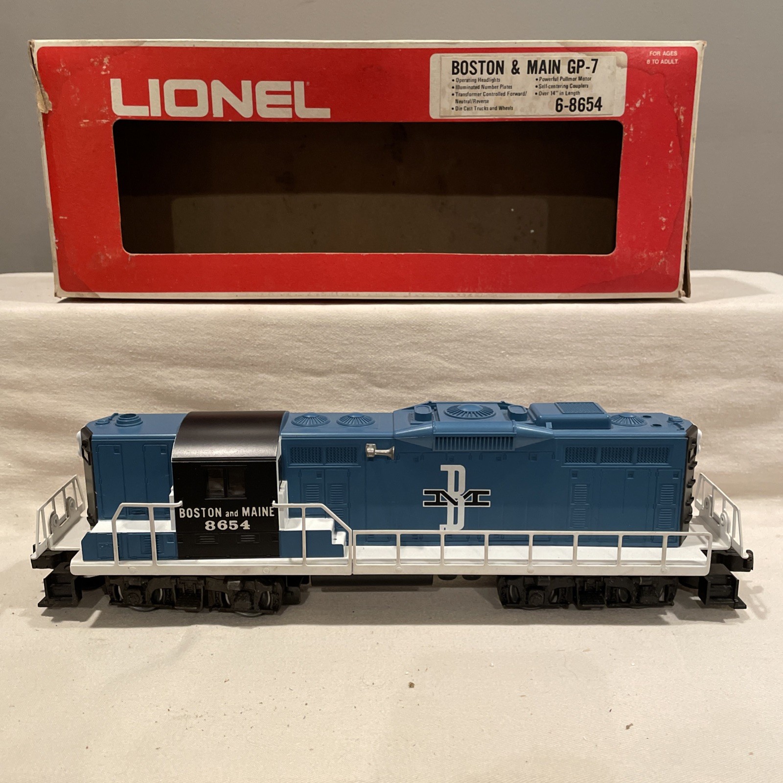 Lionel Boston & Maine GP-7 6-8654 O Gauge NICE!