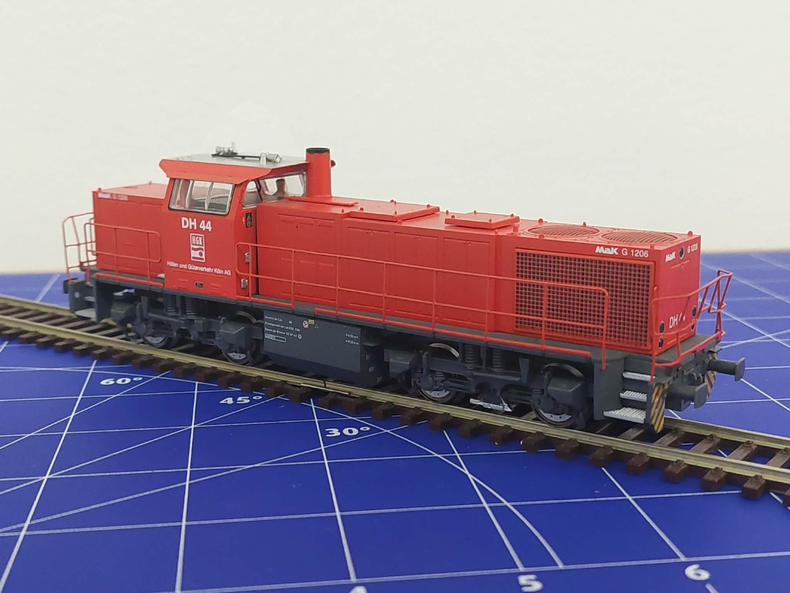 HO Mehano Prestige Vossloh / MaK G1206 – HGK DH 44 DCC READY diesel locomotive