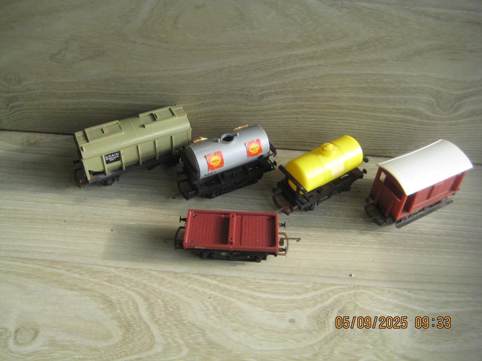 HORNBY/TRIANG OO RAILWAYS 5 MIXED GOODS WAGONS Good Condition Lot 1