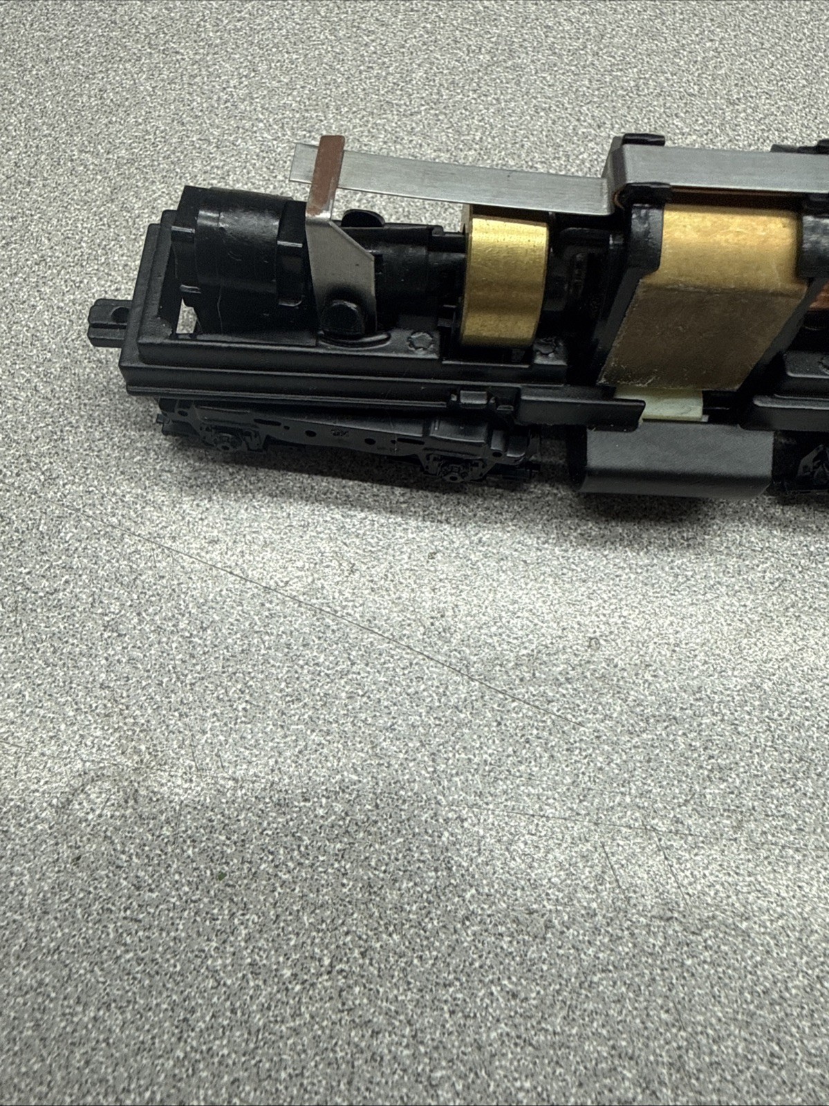 HO Athearn SW 1500 Powered Chassis Pre-owned So Nice I Almost Kept It