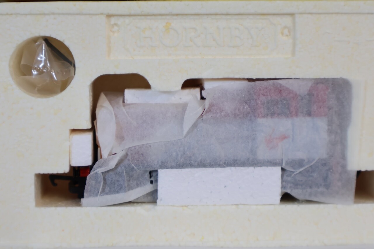 HORNBY R2375 VIRGIN CLASS 06 DIESEL SHUNTER LOCOMOTIVE MINT BOXED om