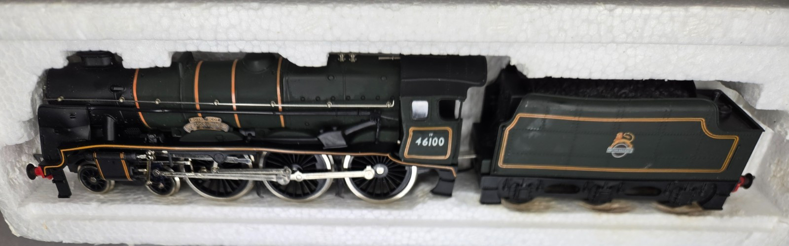 AIRFIX Royal Scot British Railways 4-6-0 OO Scale Locomotive 54121-3
