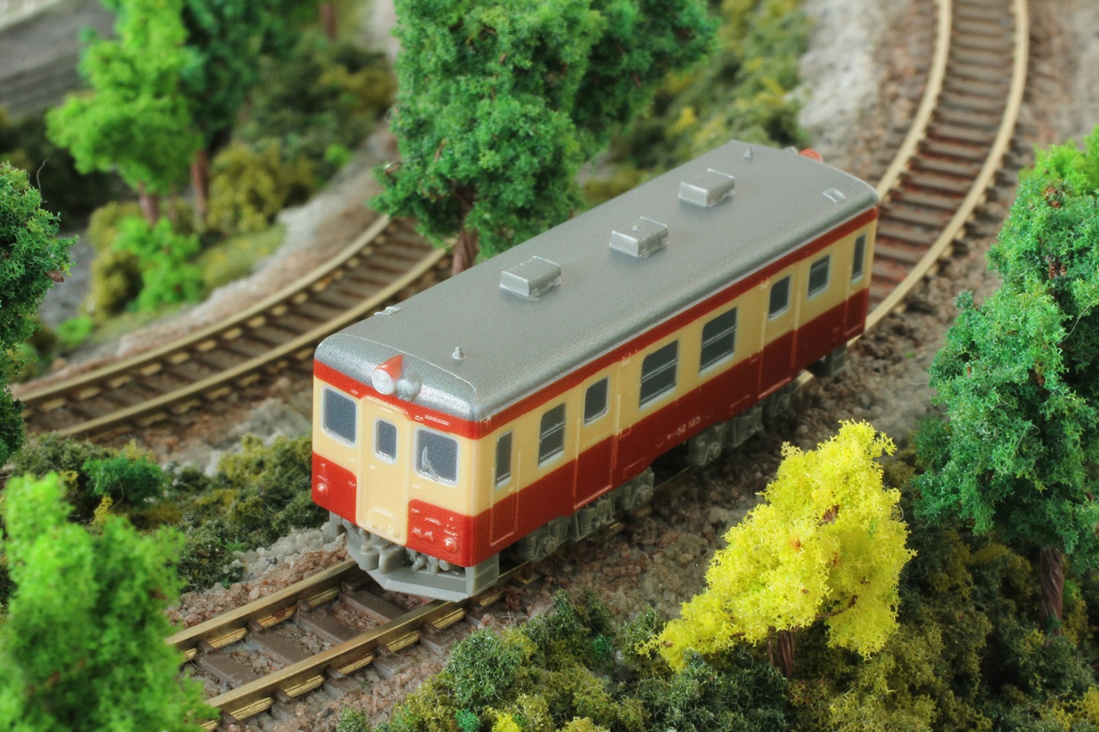 Rokuhan Zgauge Z Shorty Kiha52 ST002-1 Railway Model Diesel Car